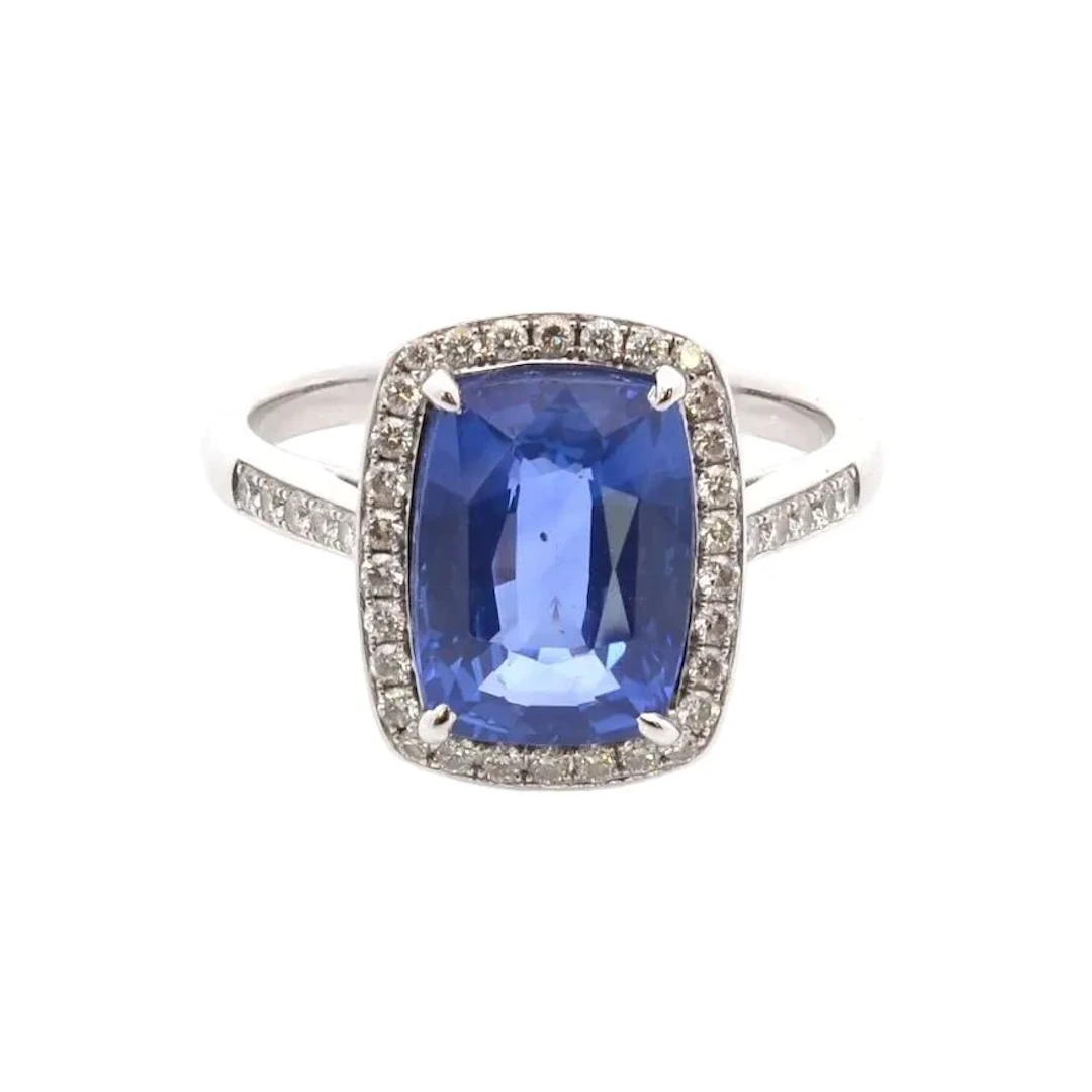 Bague Entourage en or blanc, saphir et diamants
