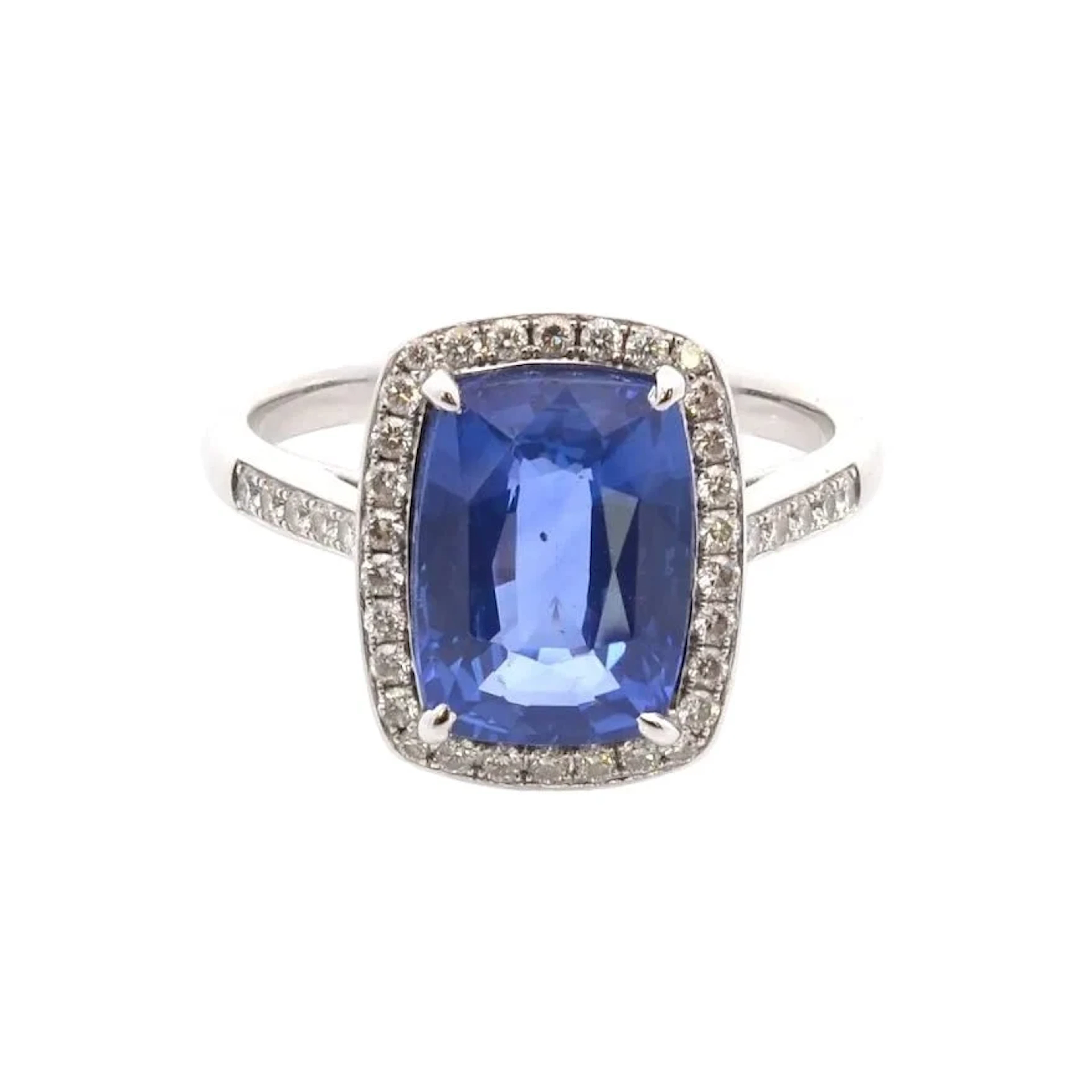 Bague Entourage en or blanc, saphir et diamants