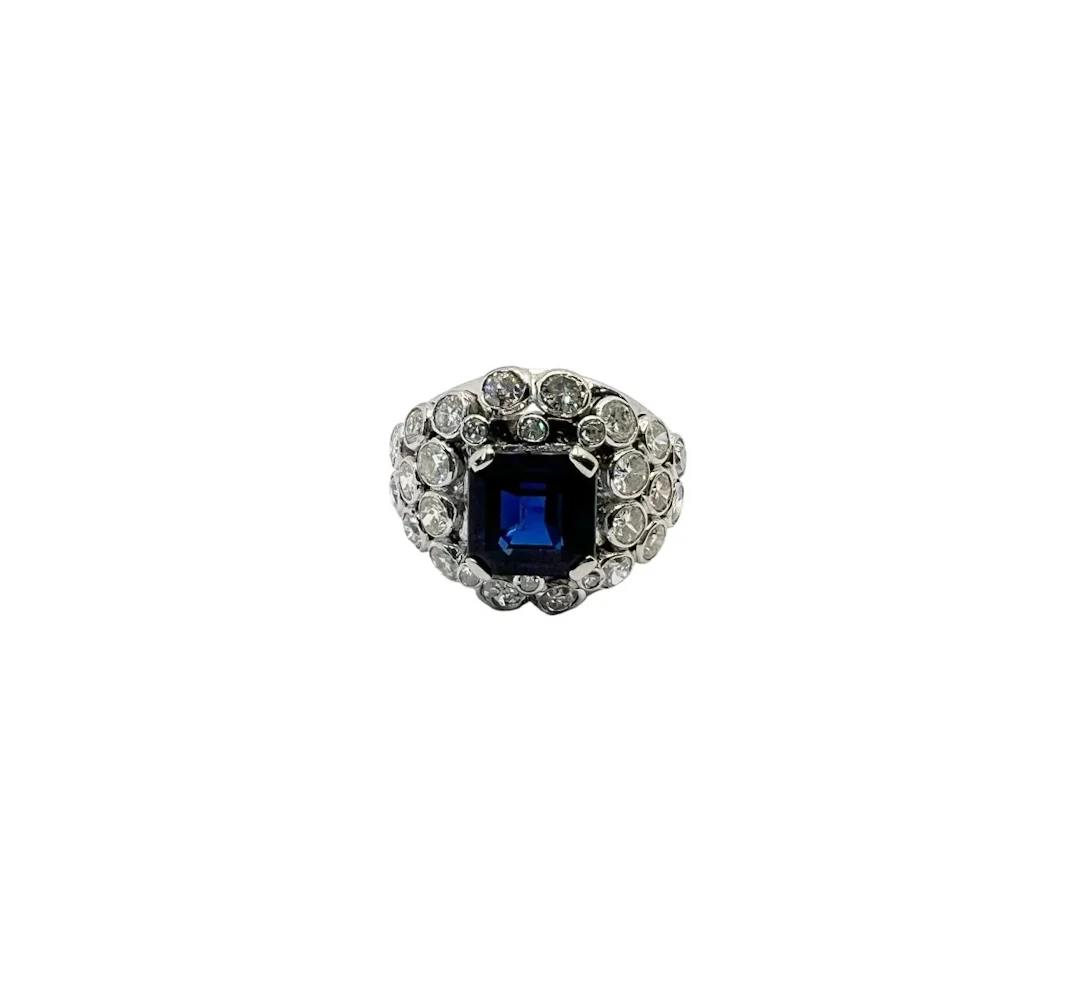 Bague Dôme en platine, saphir et diamants