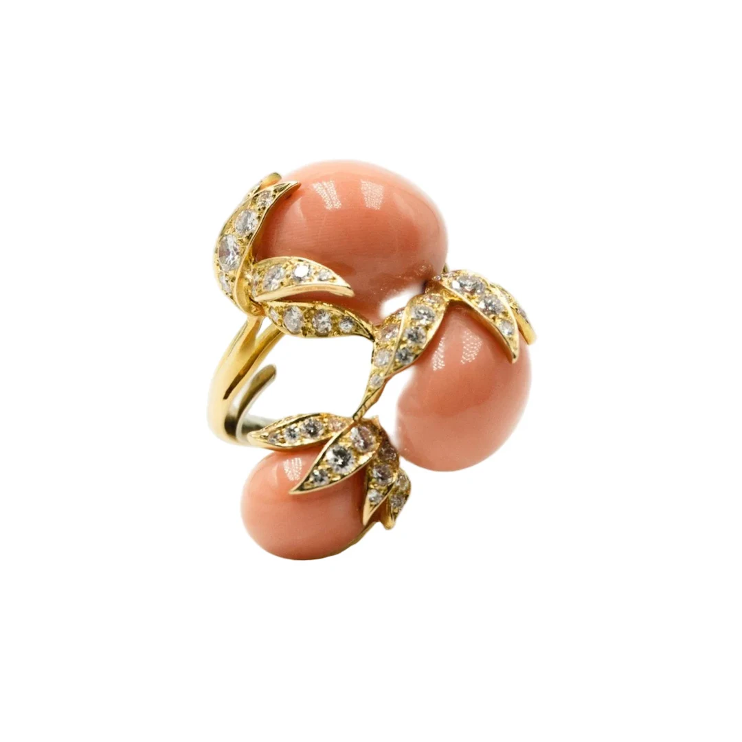 FRED ring in yellow gold, coral and diamonds