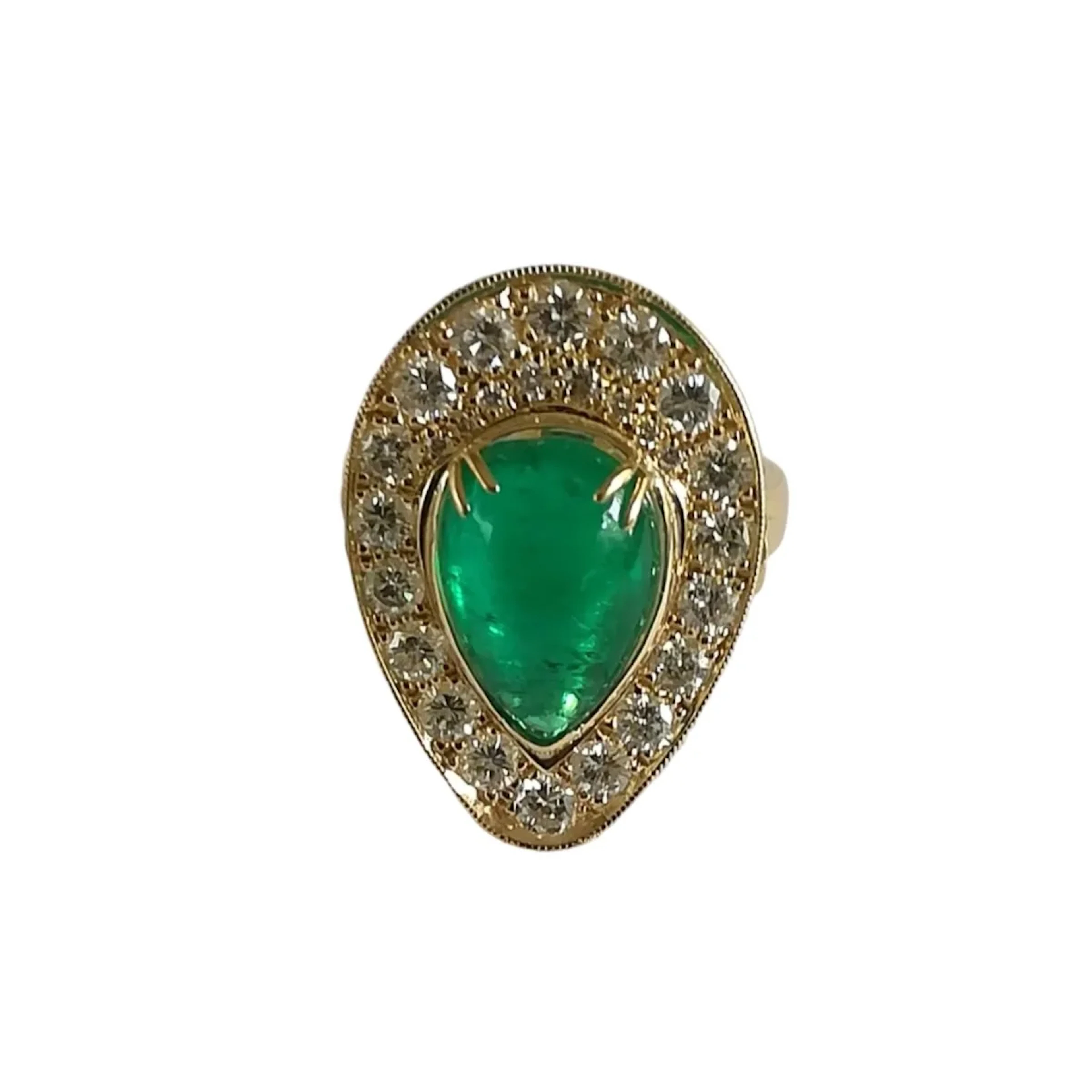 Marquise ring in yellow gold, emerald and diamonds