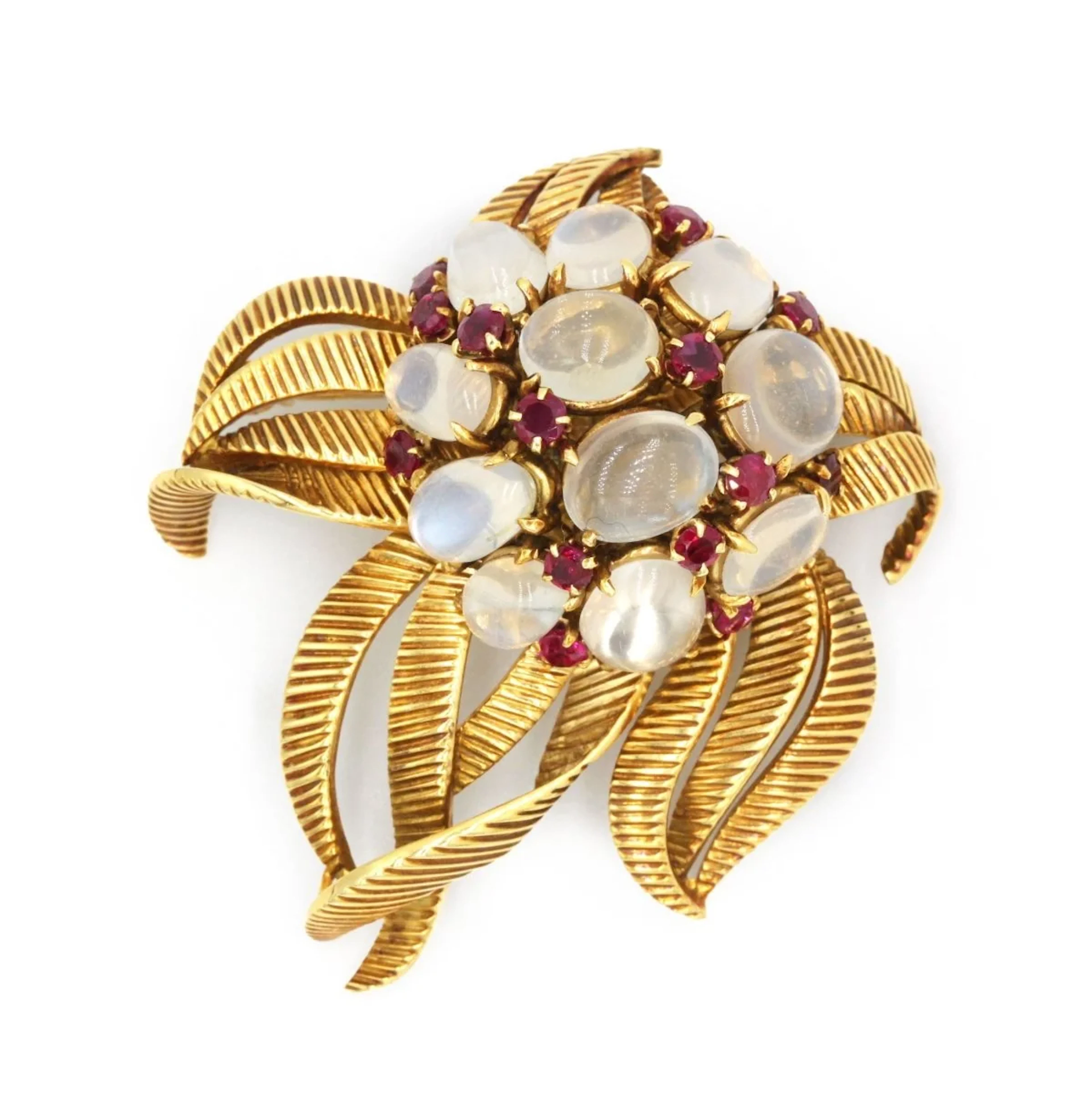 Brooch Pin in yellow gold, rubies and moonstones