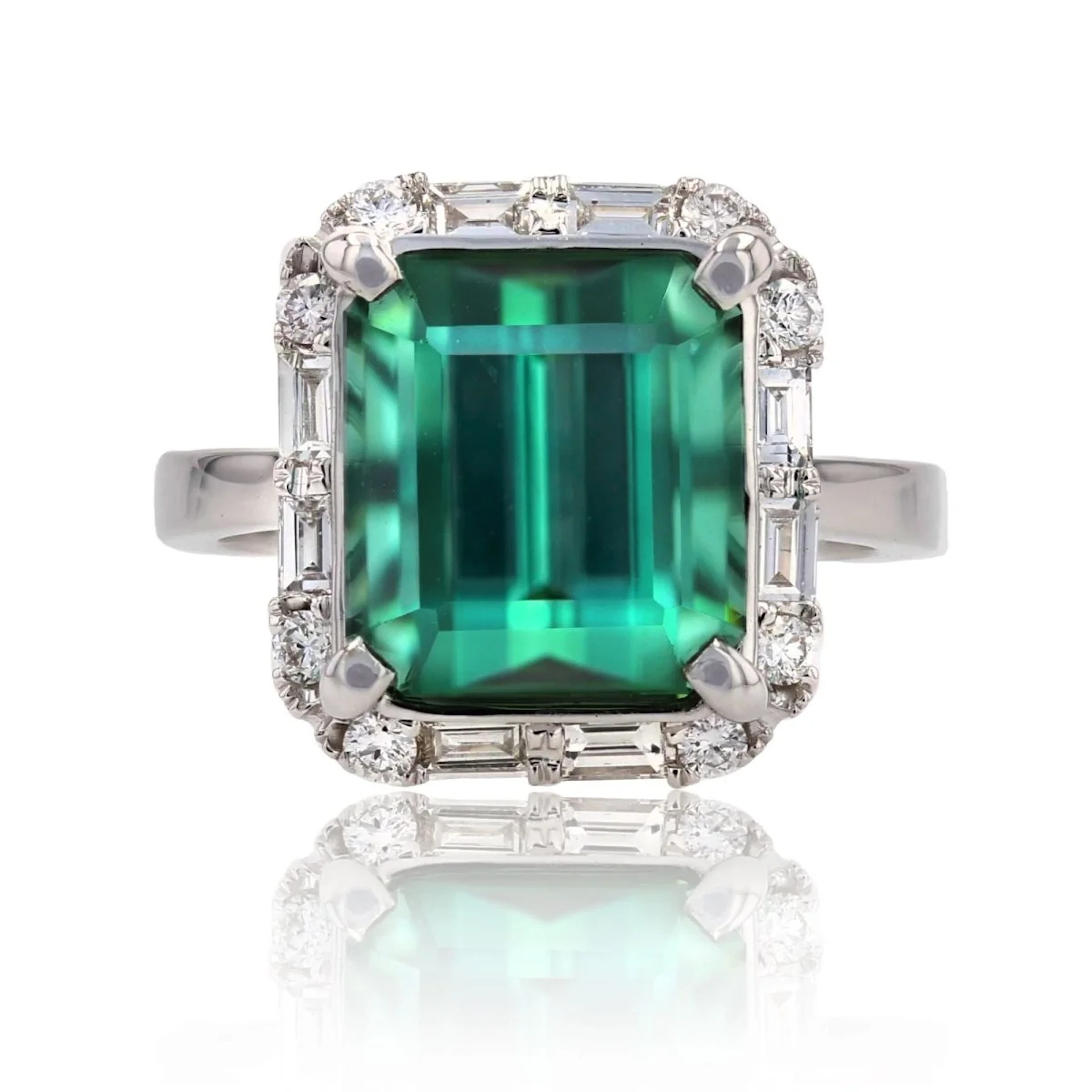 Entourage ring in white gold, tourmaline and diamonds
