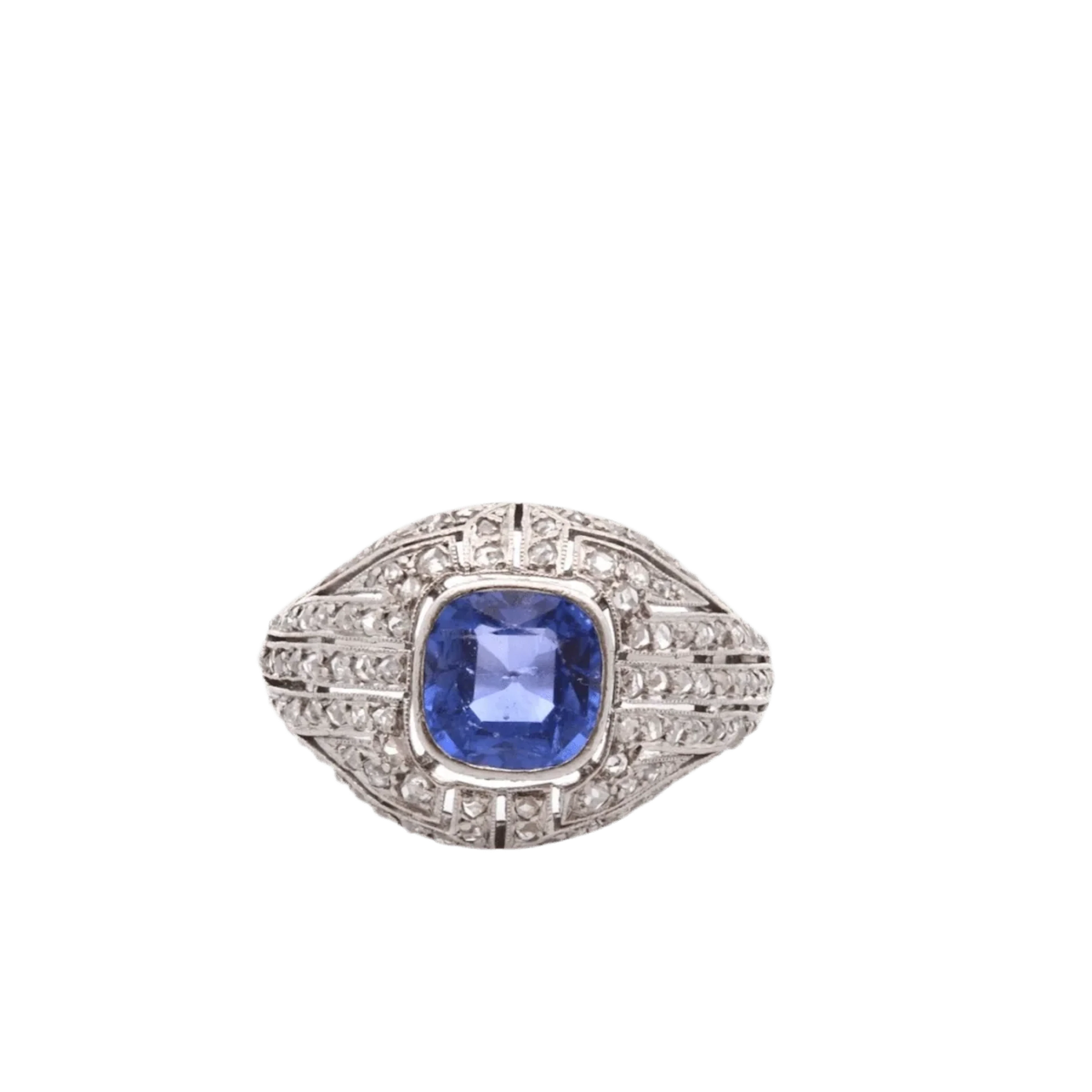 Dome ring in platinum, sapphire and diamonds