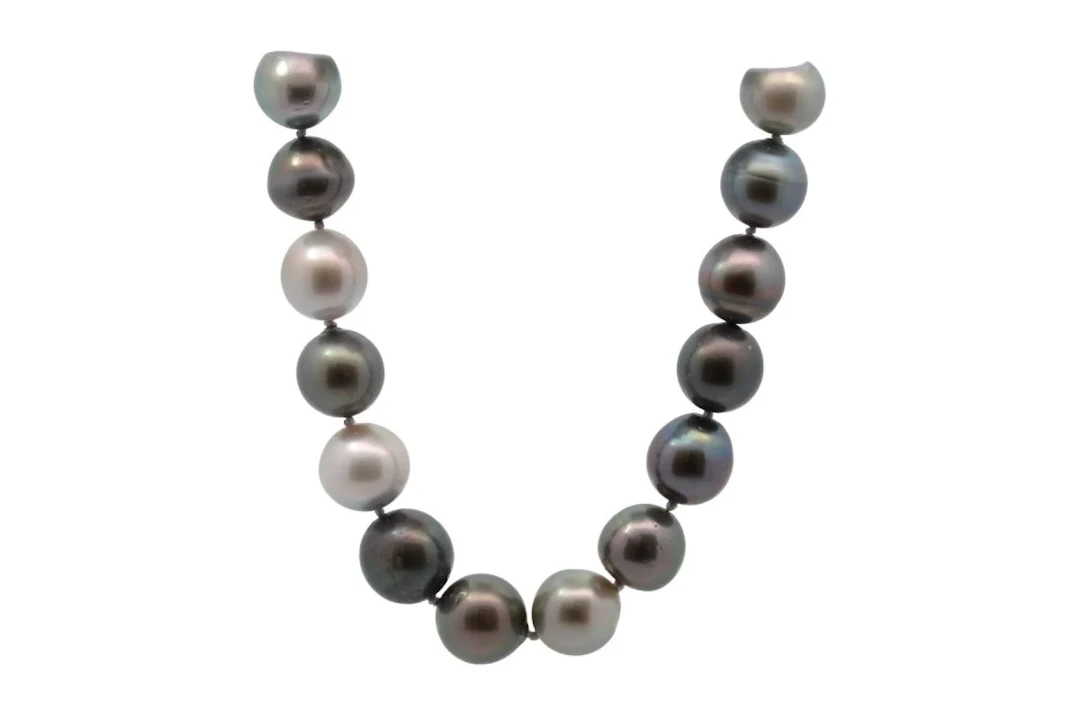 Necklace Tahitian cultured pearls in beads
