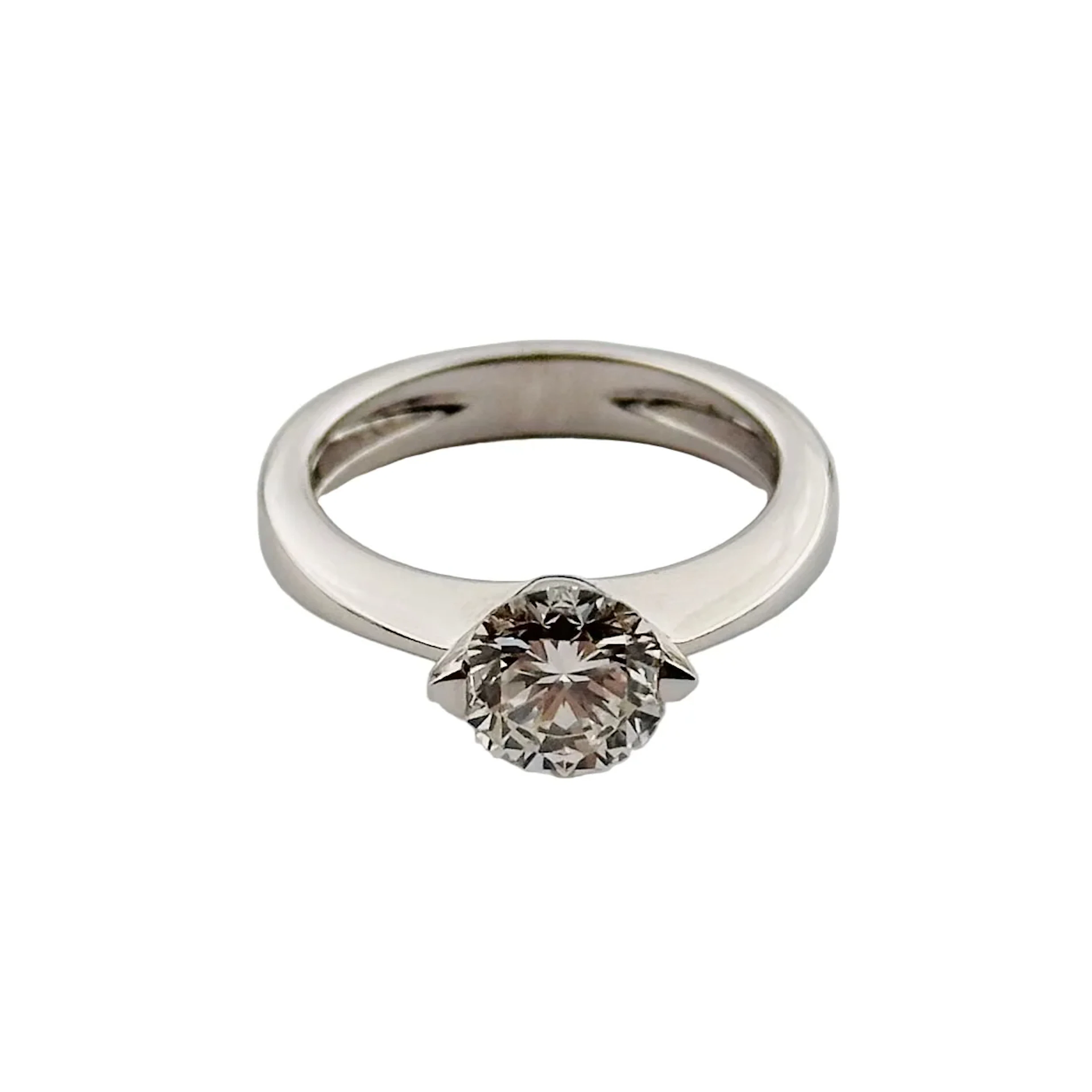 Ring solitaire diamond and white gold