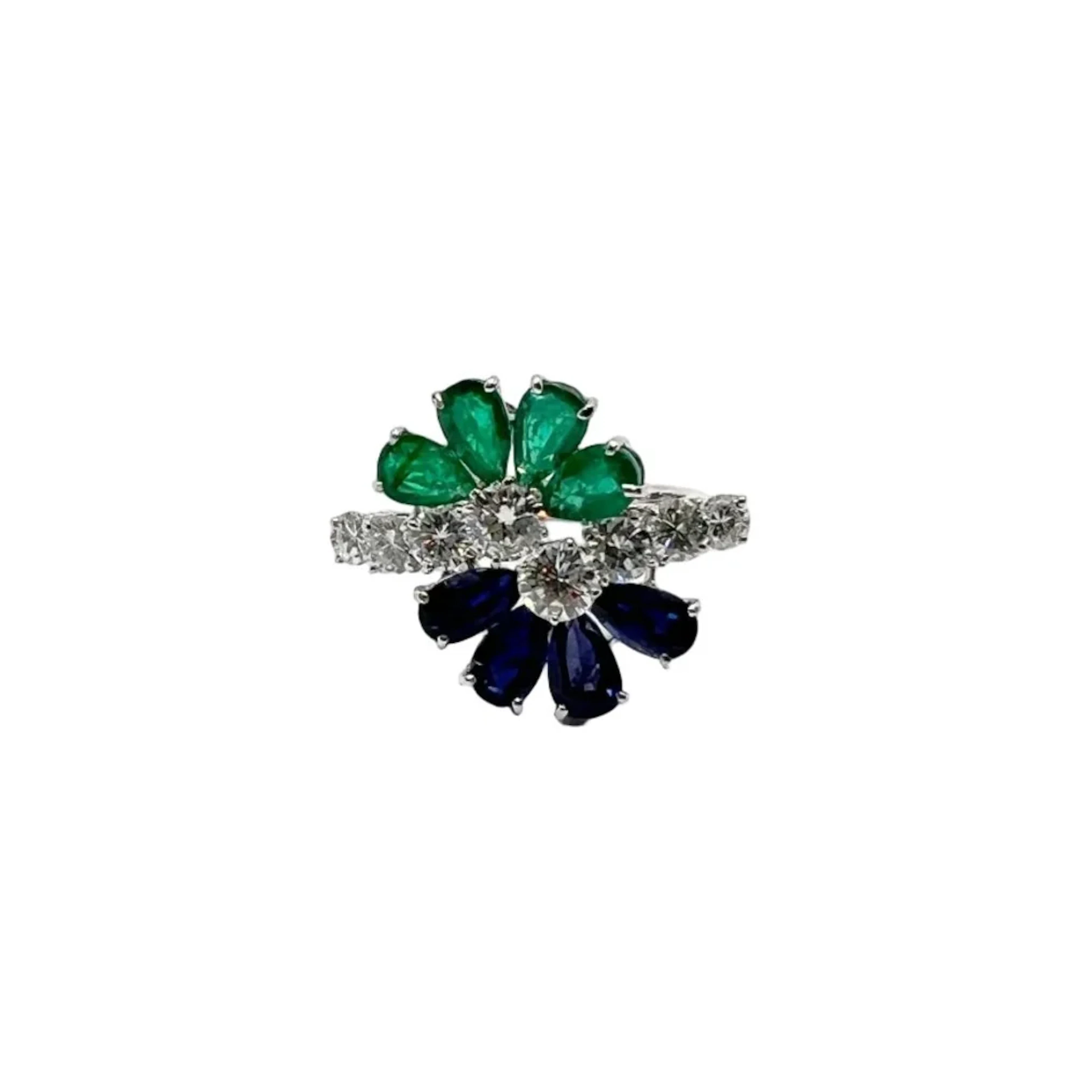 Daisy ring in white gold, sapphire, emerald and diamonds