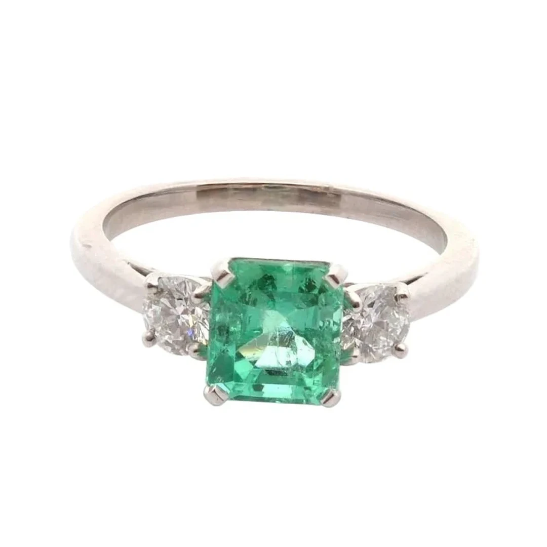 1.42-carat emerald ring with diamonds