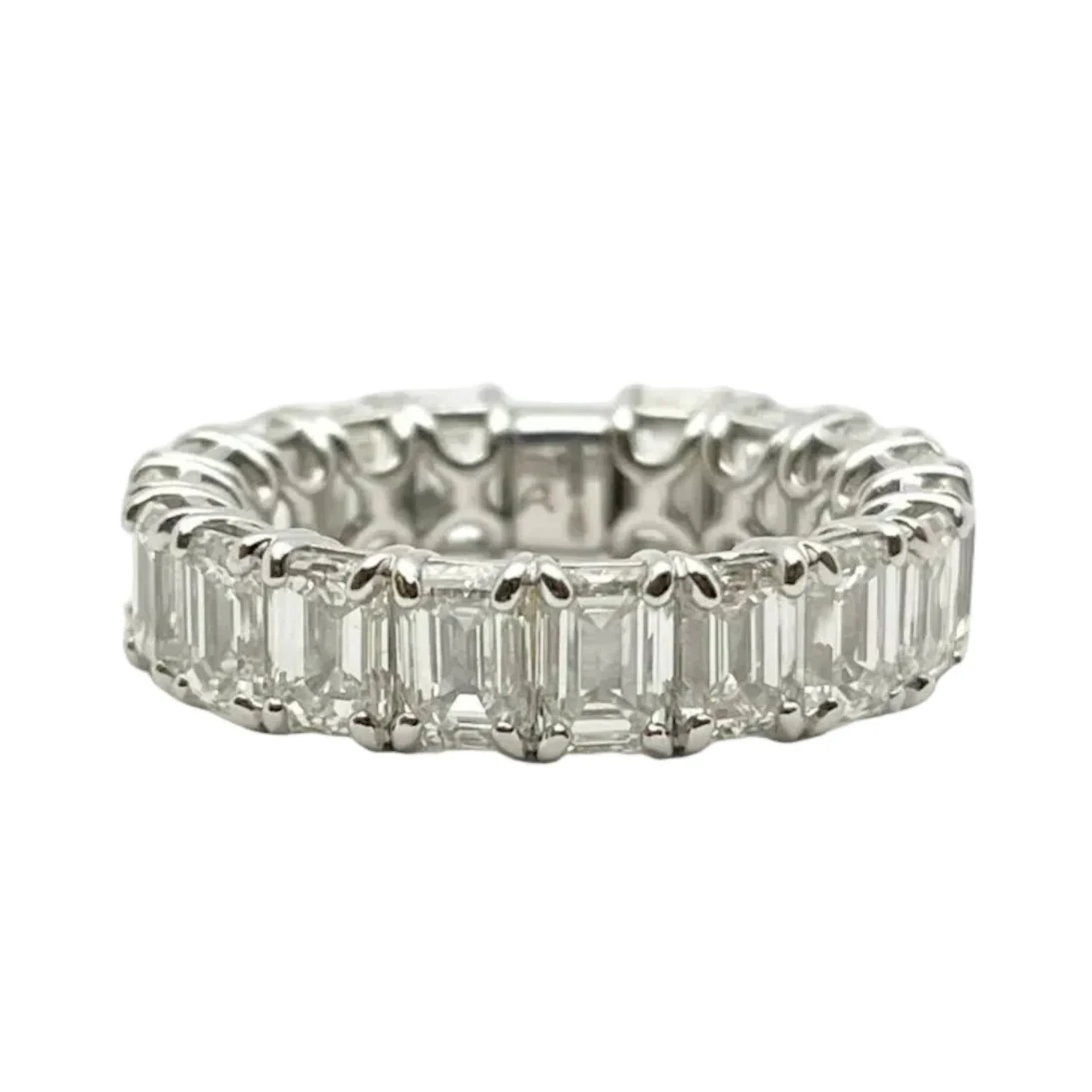 "Eterné" Wedding Band in White Gold and Diamonds
