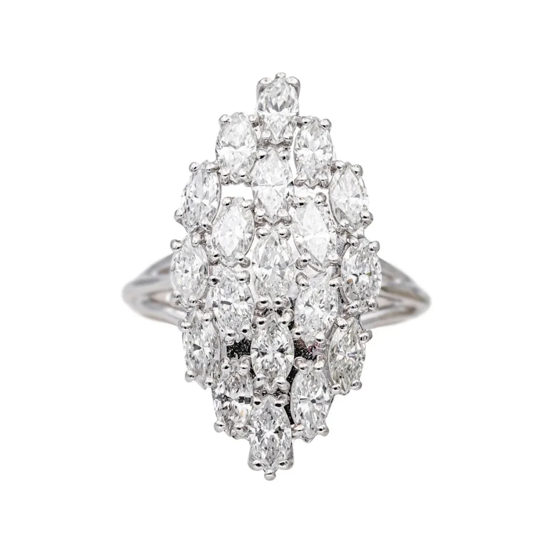 Marquise ring in white gold, platinum and diamonds