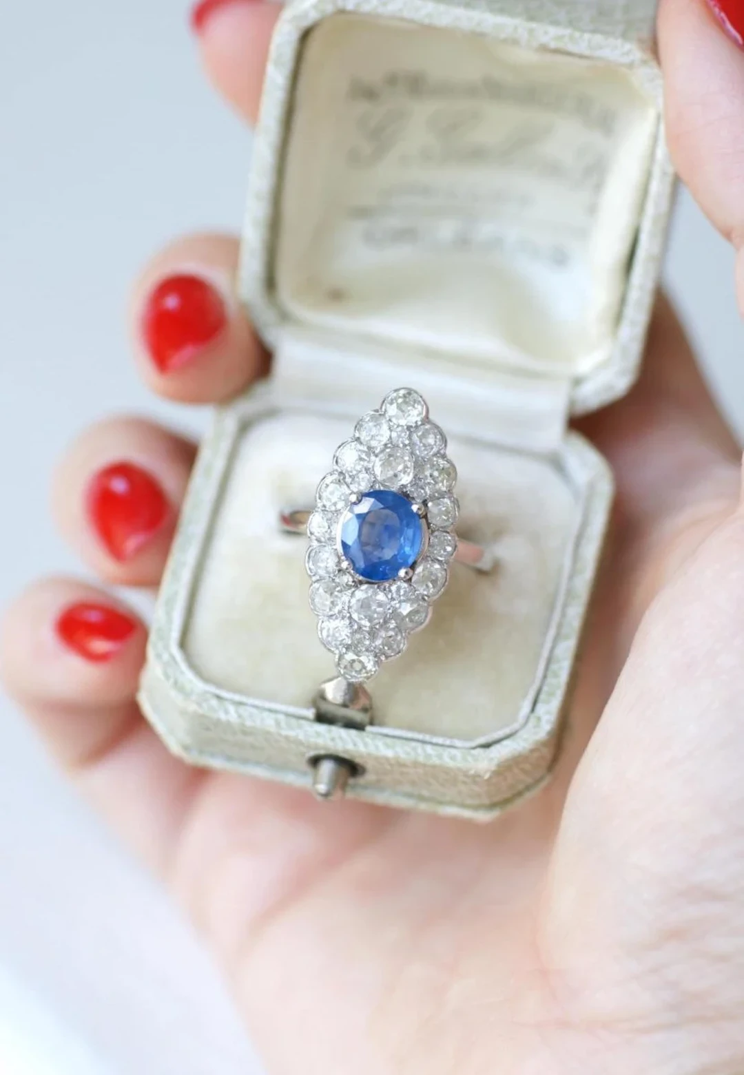 Ring Marquise en white gold, ceylon sapphire and diamonds