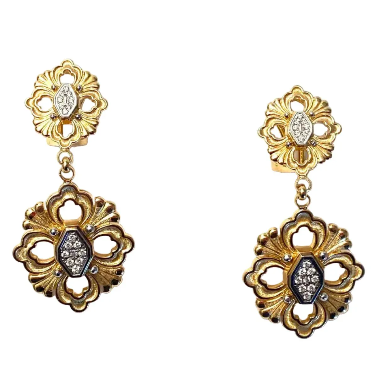 BUCCELLATI "Opéra" Drop Earrings in white gold, yellow gold, and diamonds