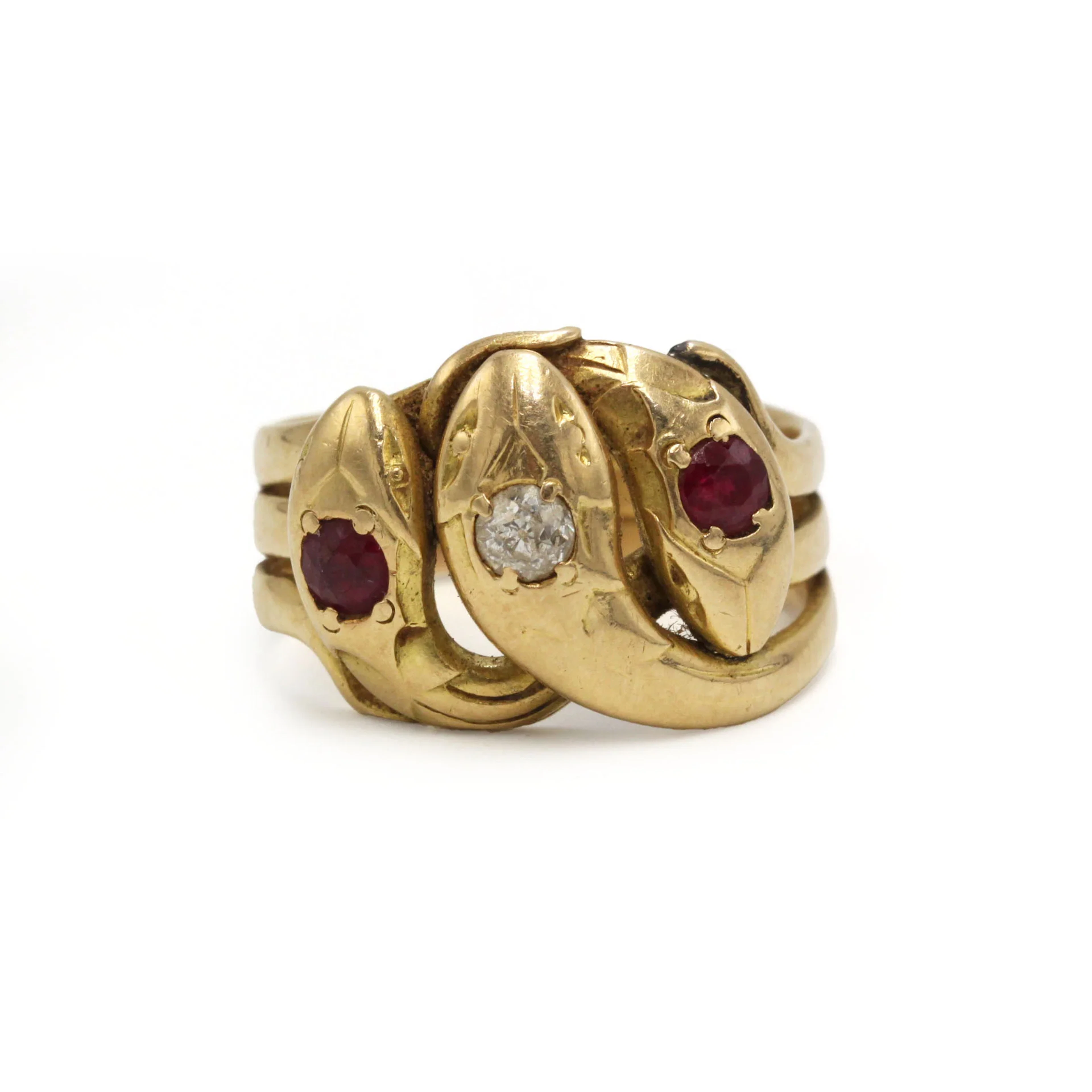 Yellow gold ring with rubies and diamonds