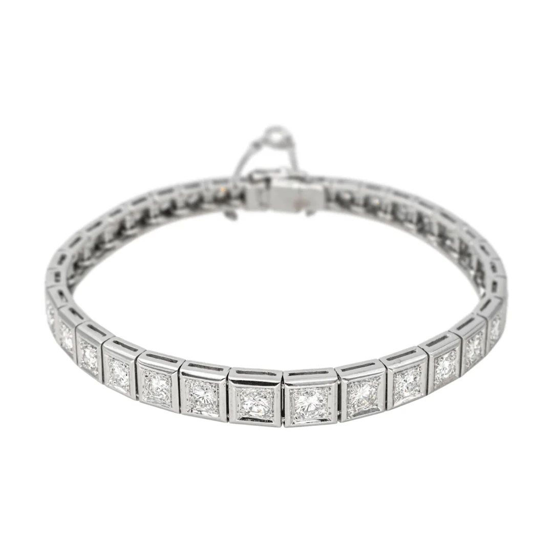 Ligne bracelet in white gold and diamonds