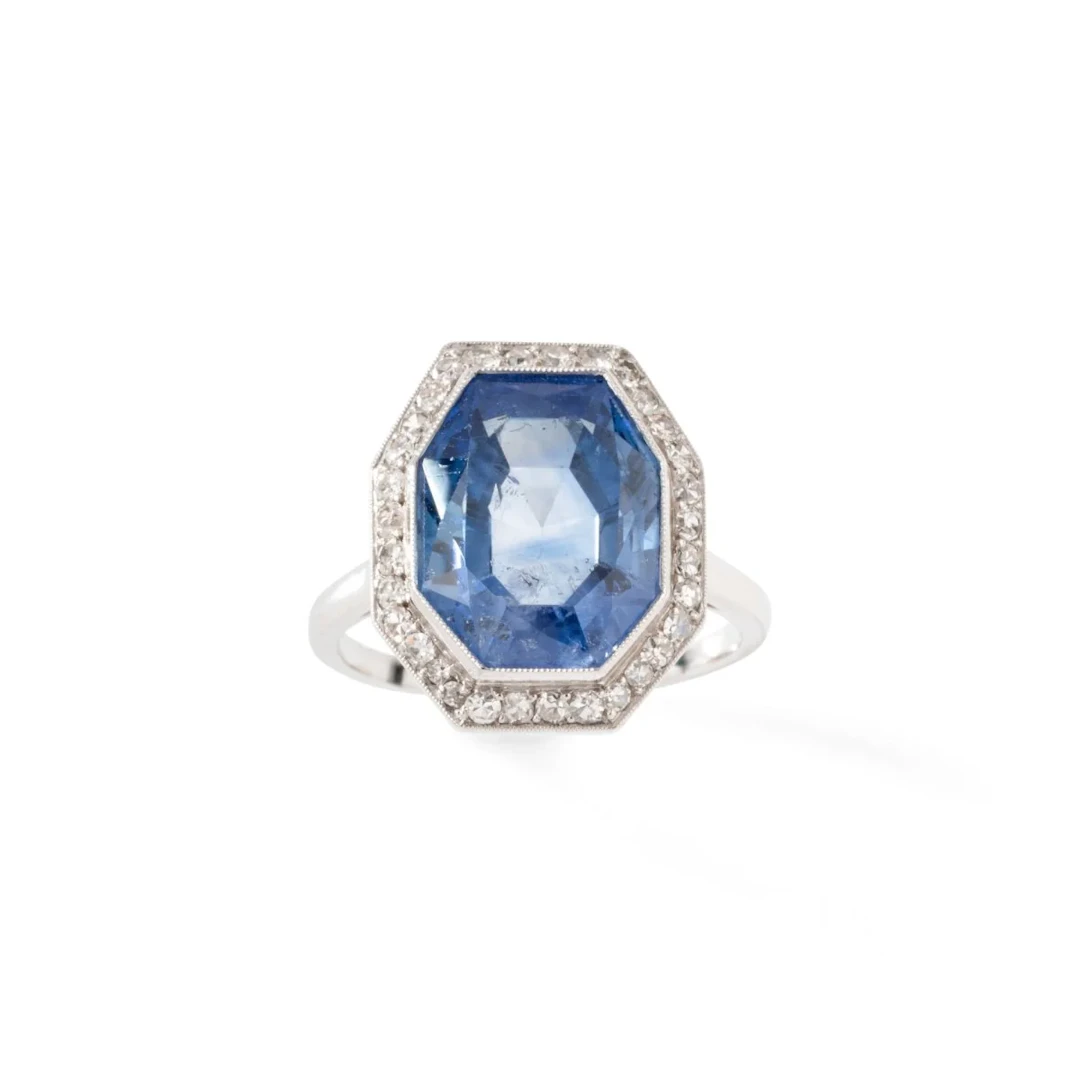 Art Deco ring in platinum, sapphire, and diamonds