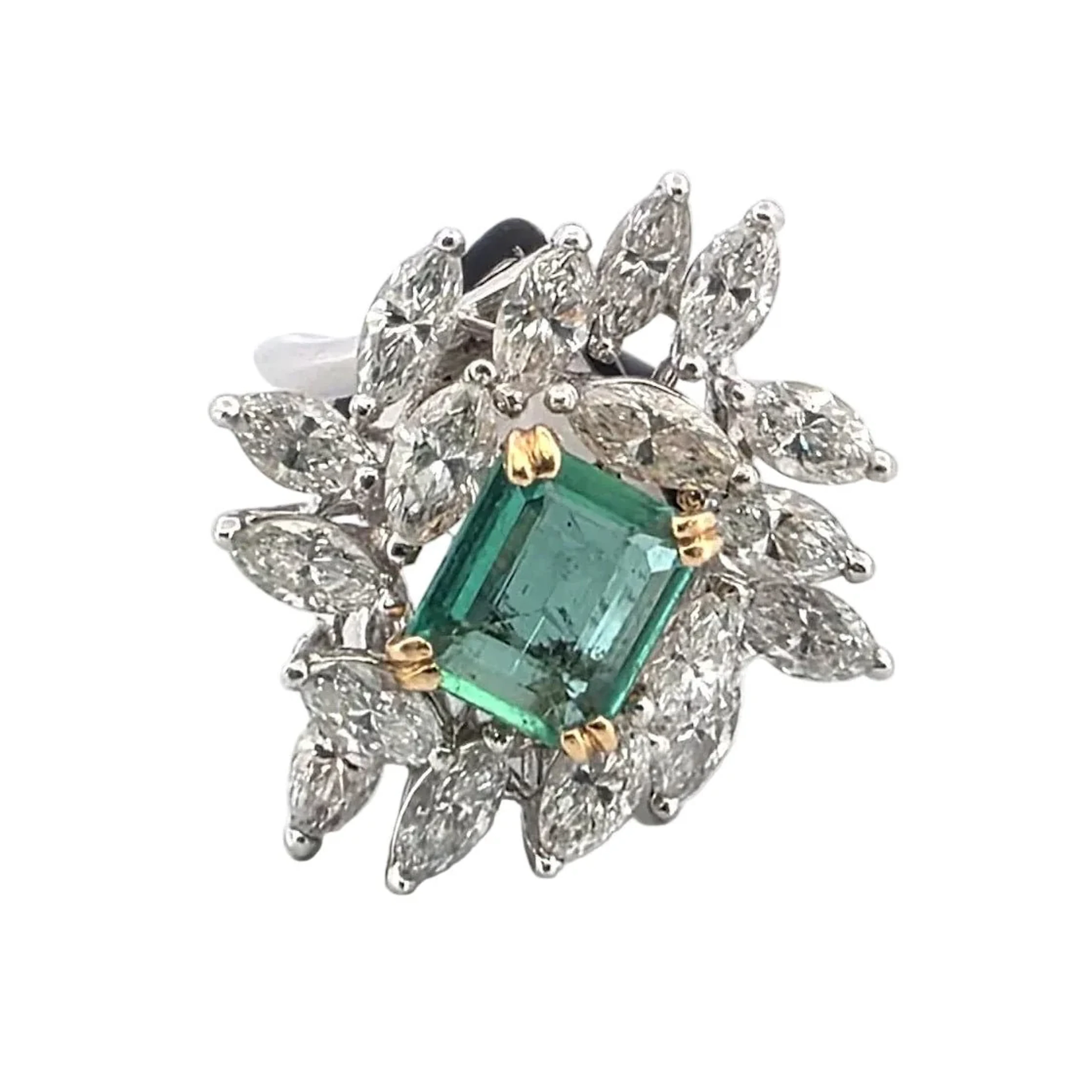Marguerite Ring in White gold, Emerald and Diamonds