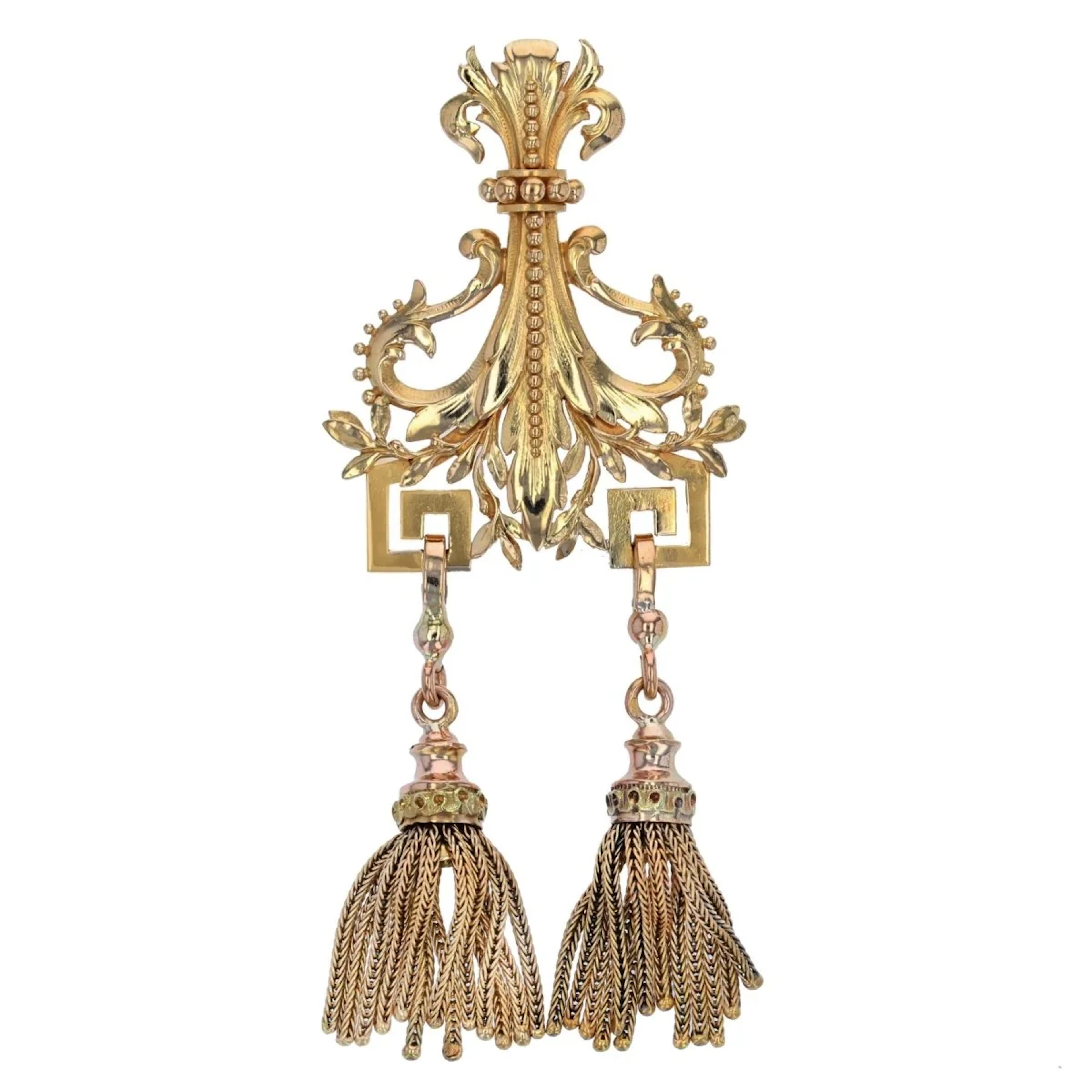 Yellow gold pendant