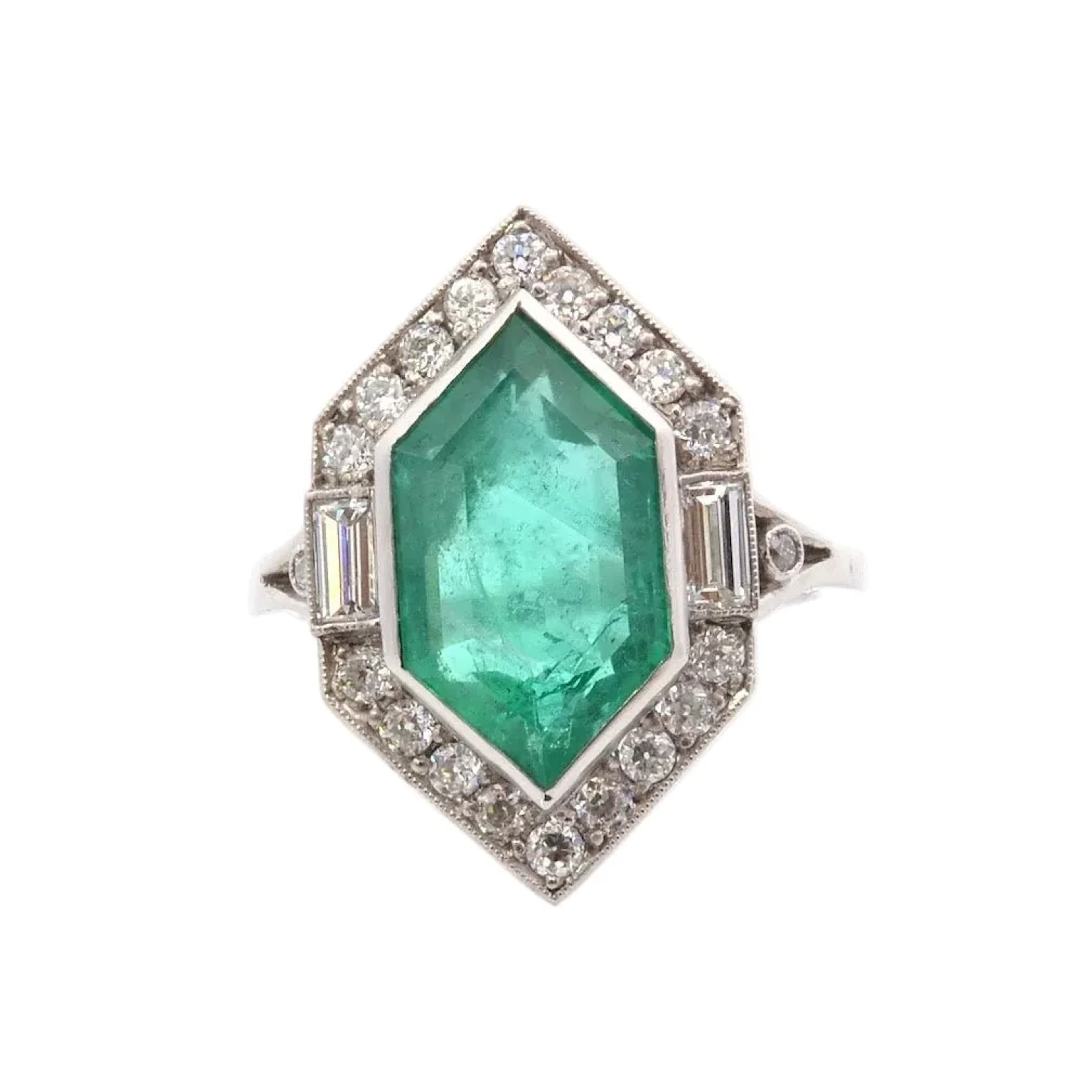 Ring Surroundings in paltinium, emerald and diamonds