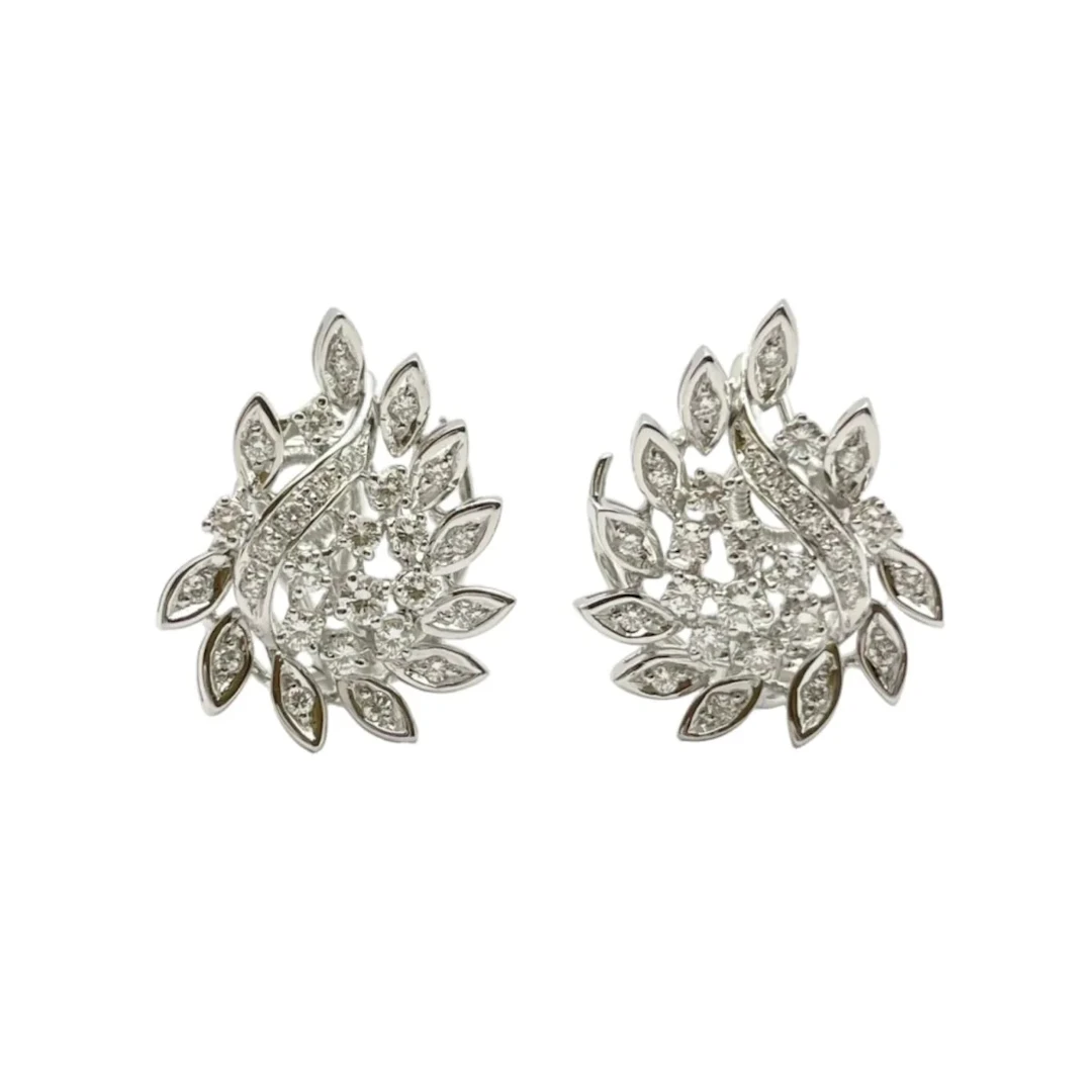 Clip-on earrings in white gold and diamonds