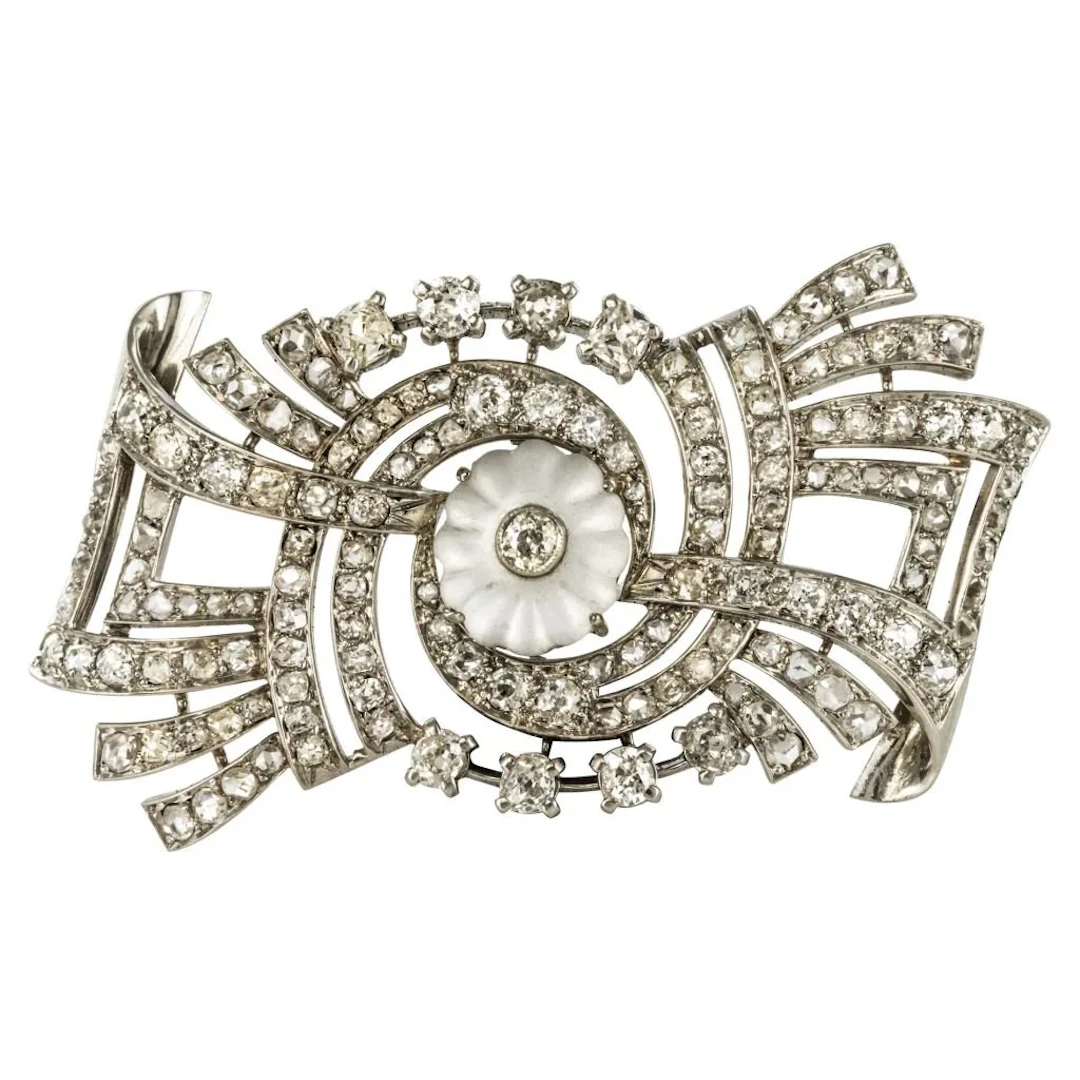 Brooch made of white gold, Platinum, and diamonds