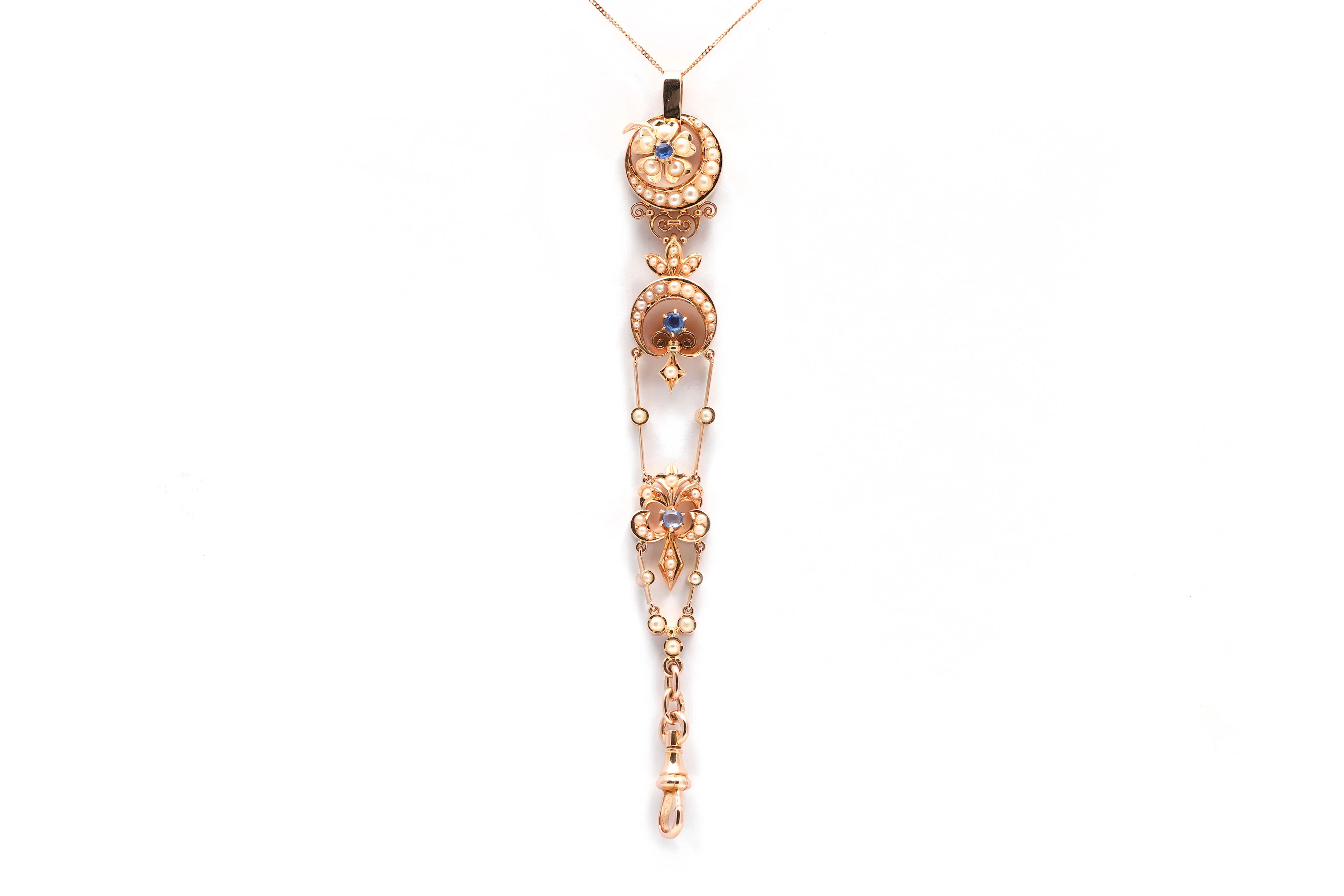 Yellow gold pendant with pearls and sapphires