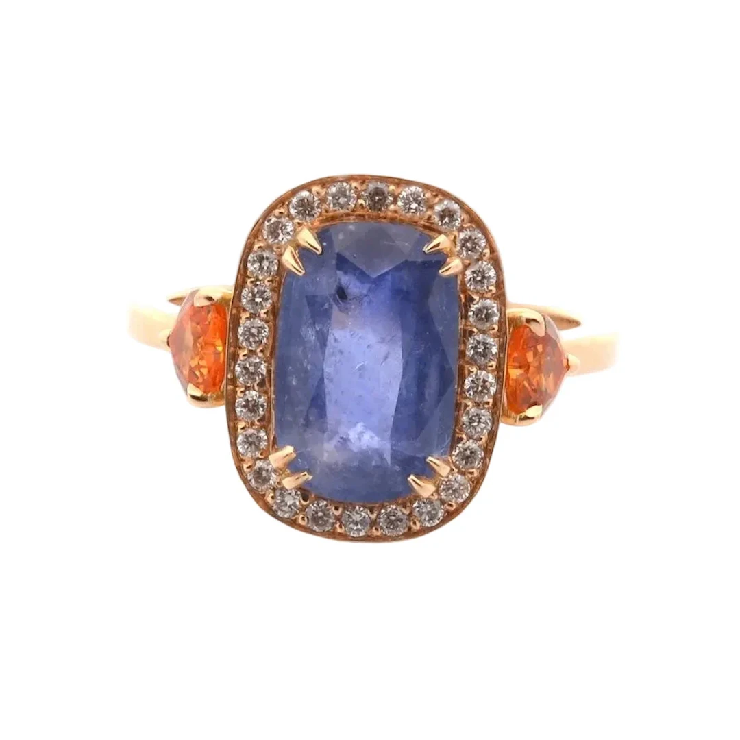 Entourage ring in yellow gold, sapphires and diamonds