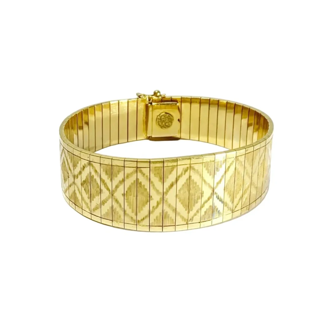 Yellow gold cuff bracelet