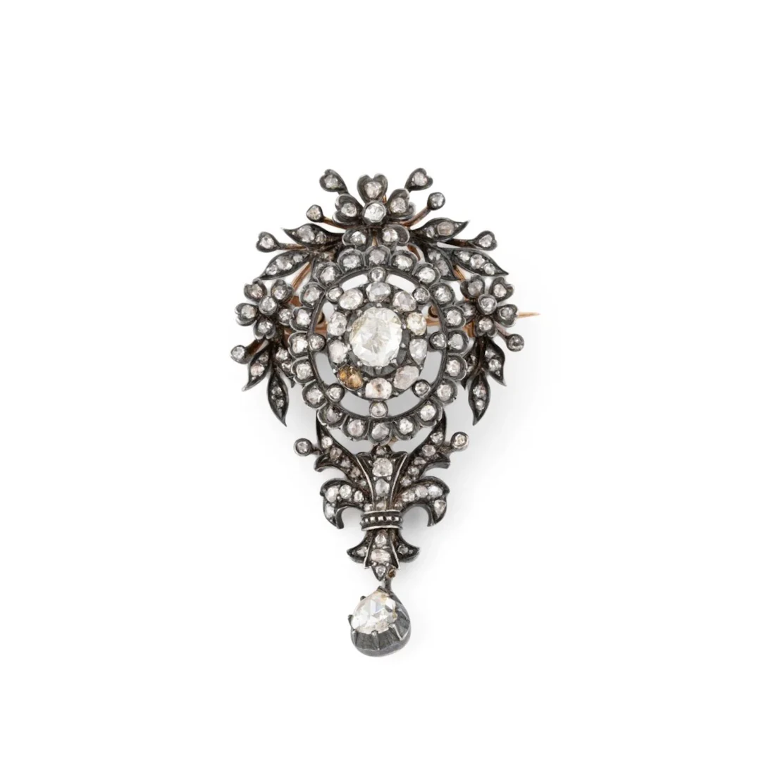 Brooch in yellow gold, silver and diamonds Late 19th century