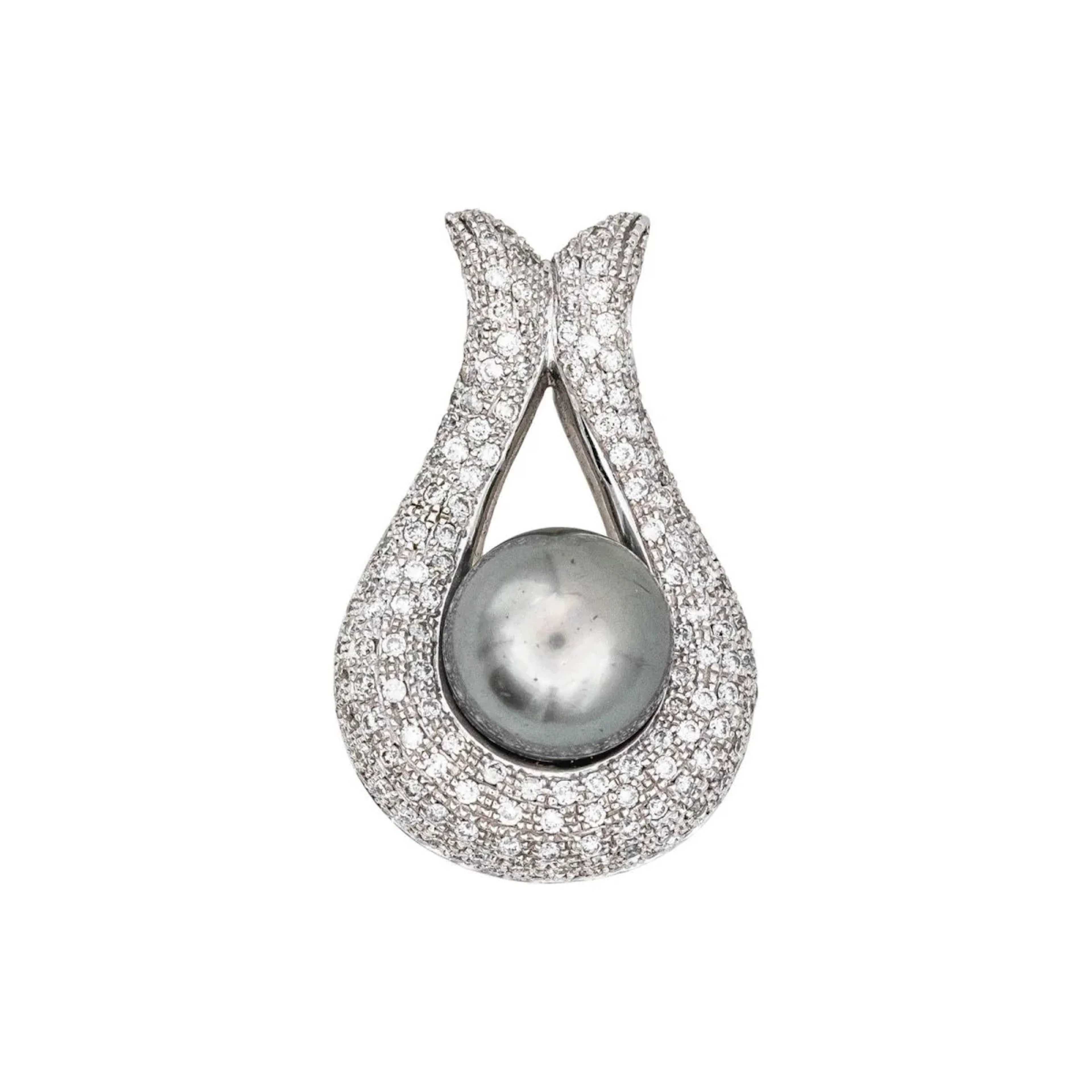 White gold, pearl and diamond pendant