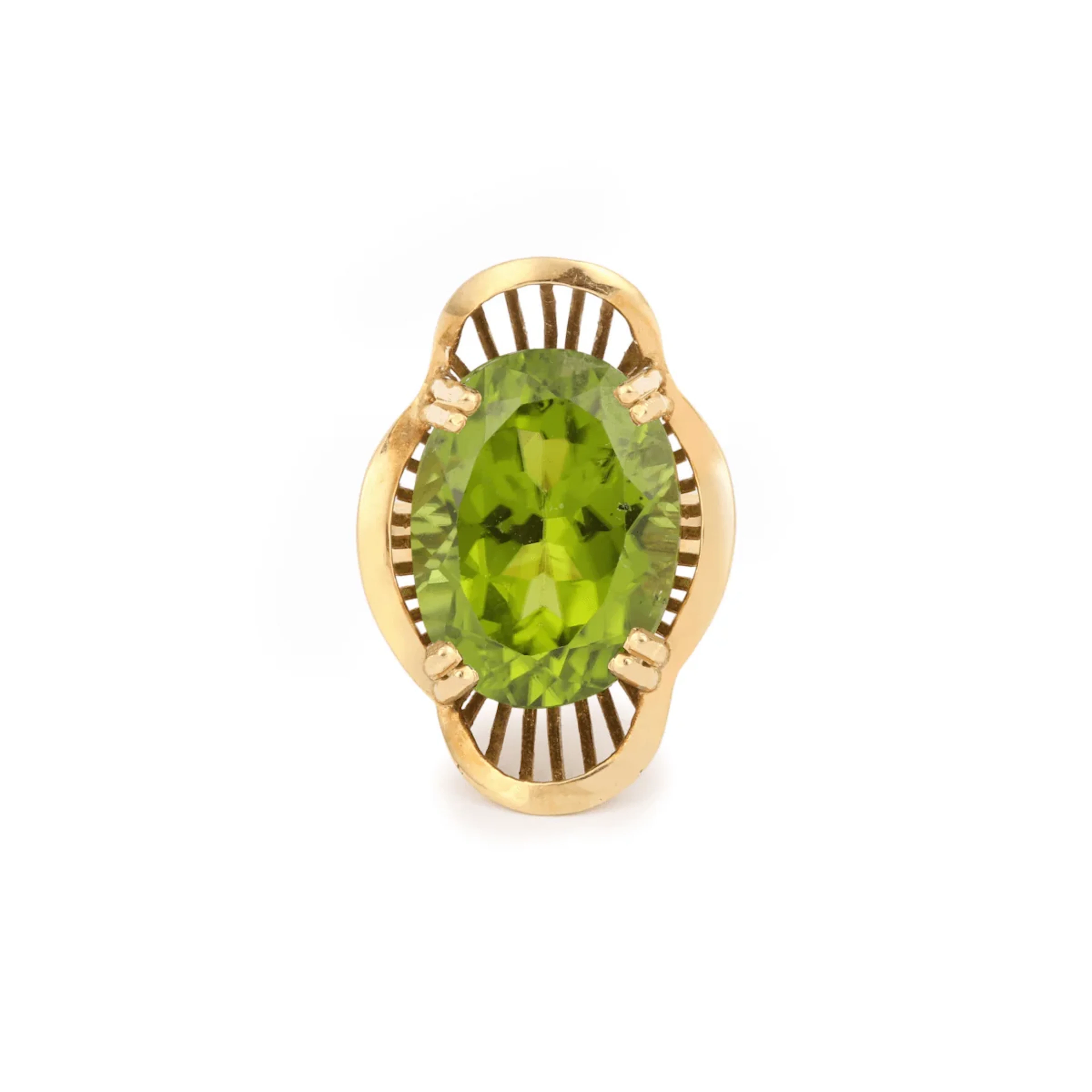 Cocktail ring in yellow gold and peridot