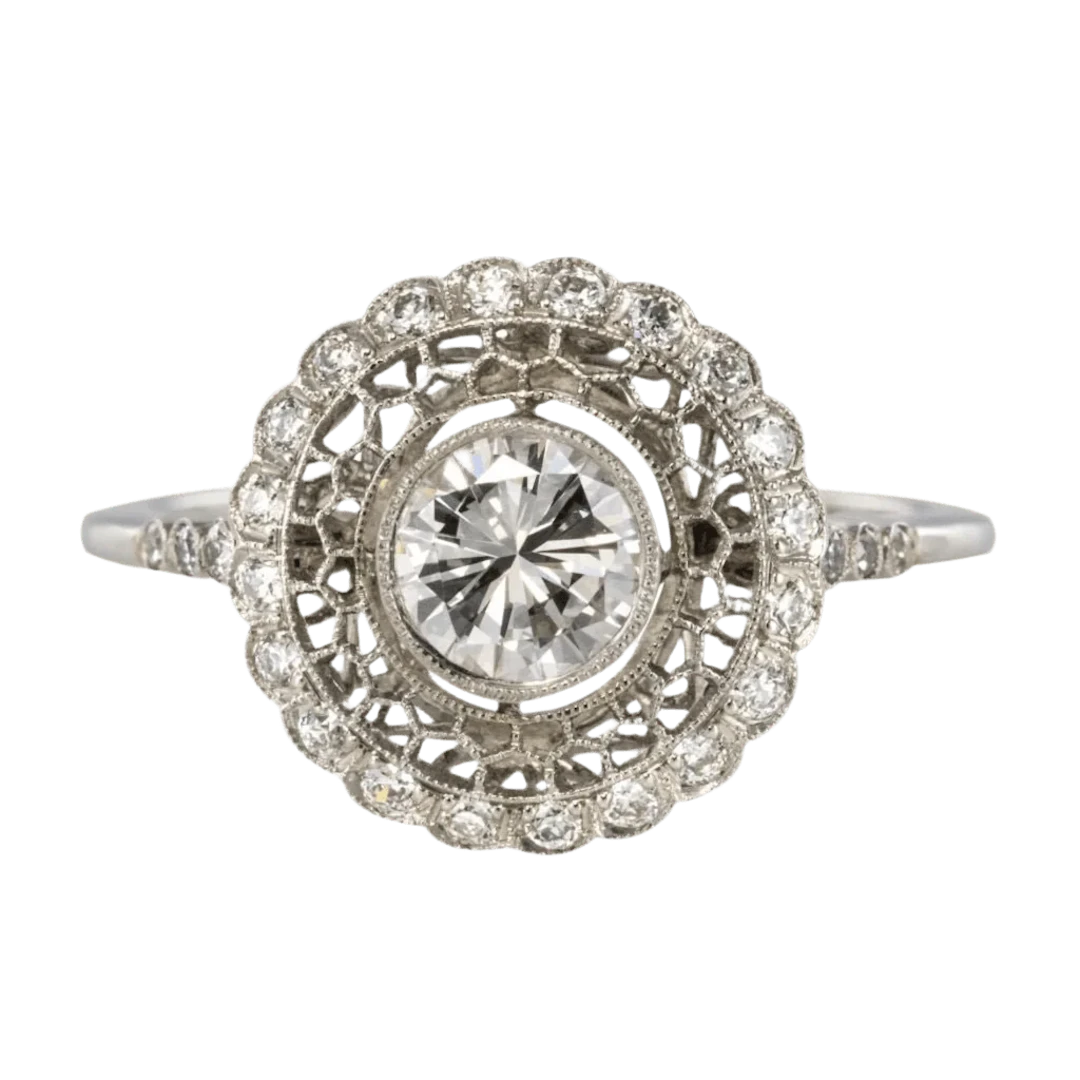Marguerite ring in platinum and diamonds