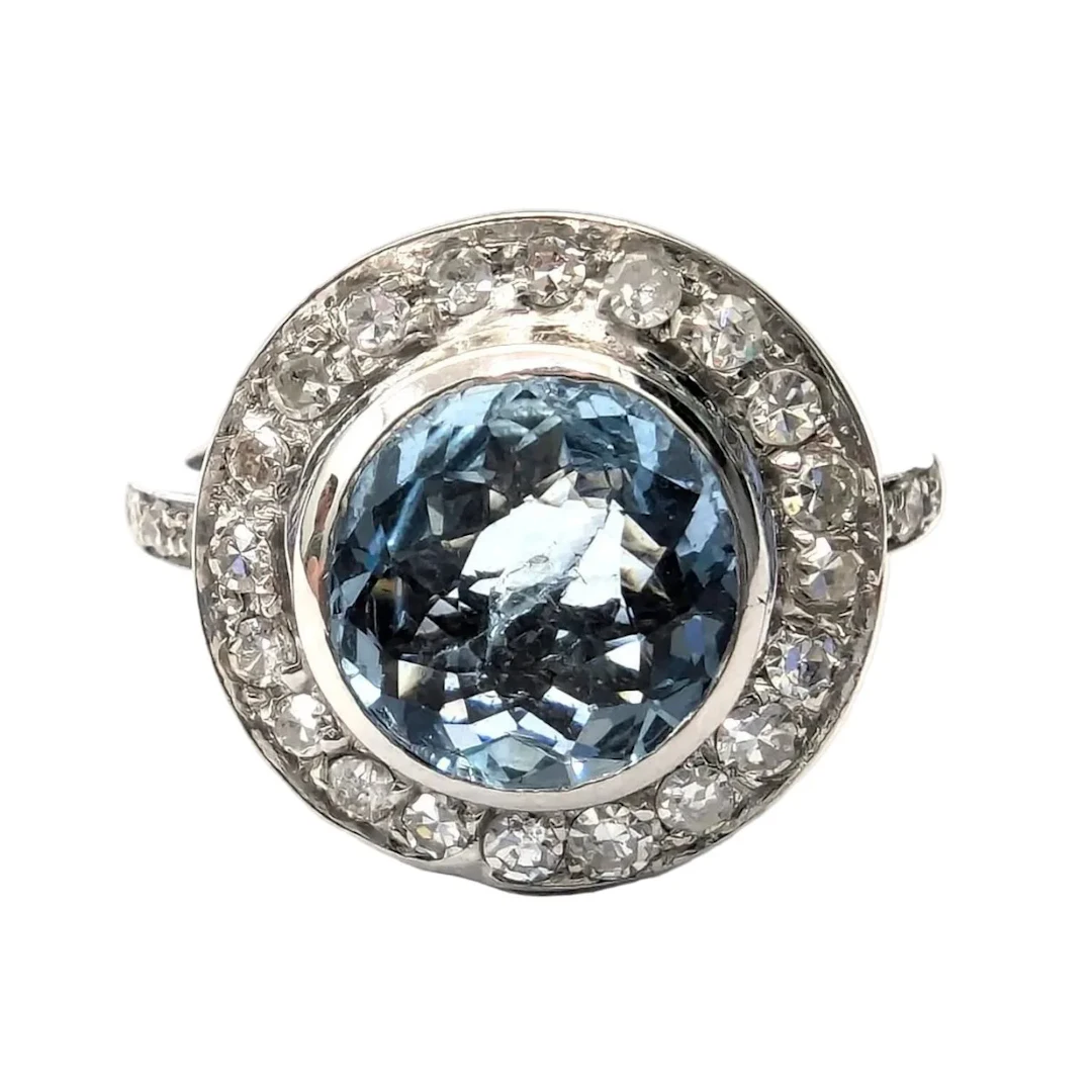 Ring Surroundings in white gold, aquamarine and diamonds