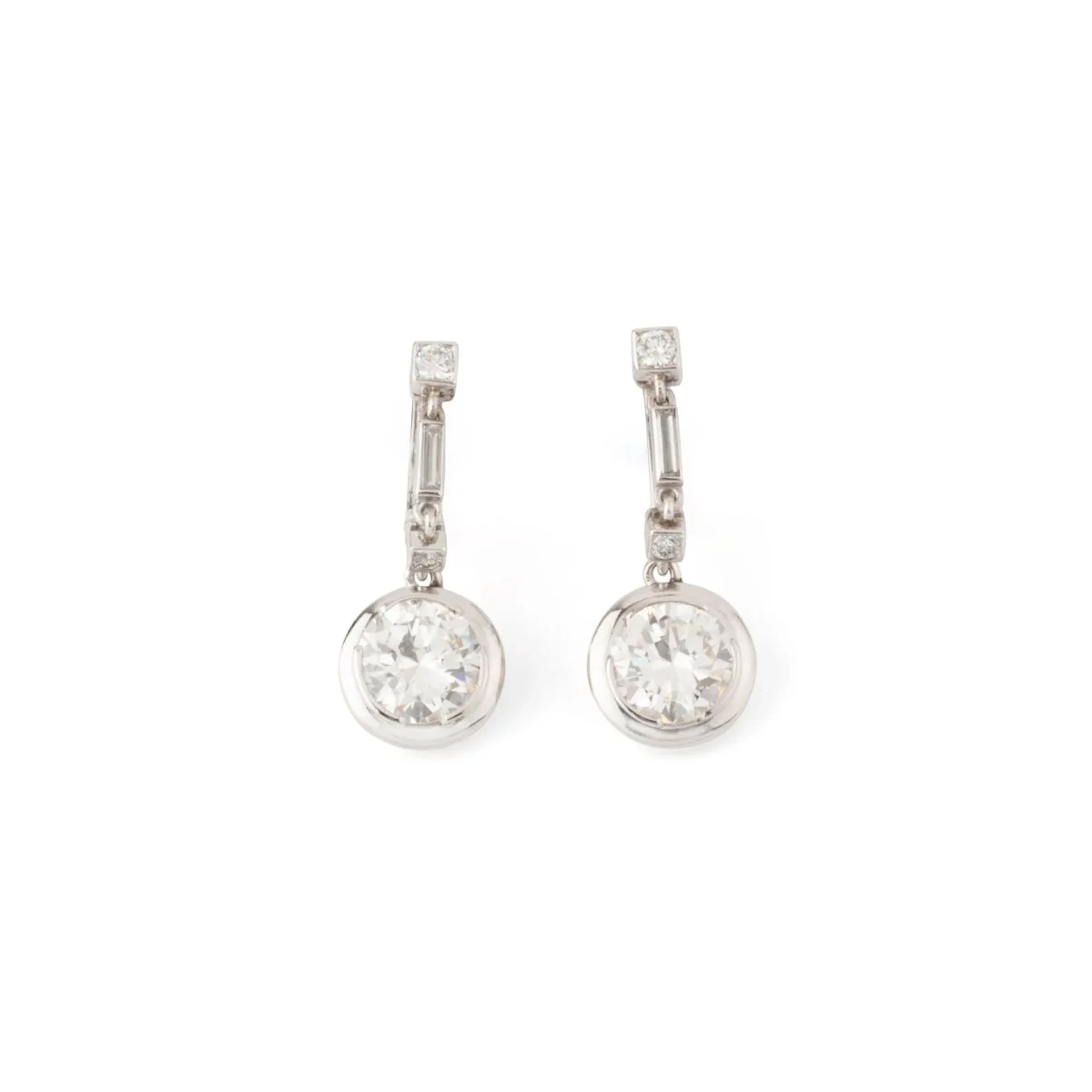Pendant earrings in platinum and diamonds