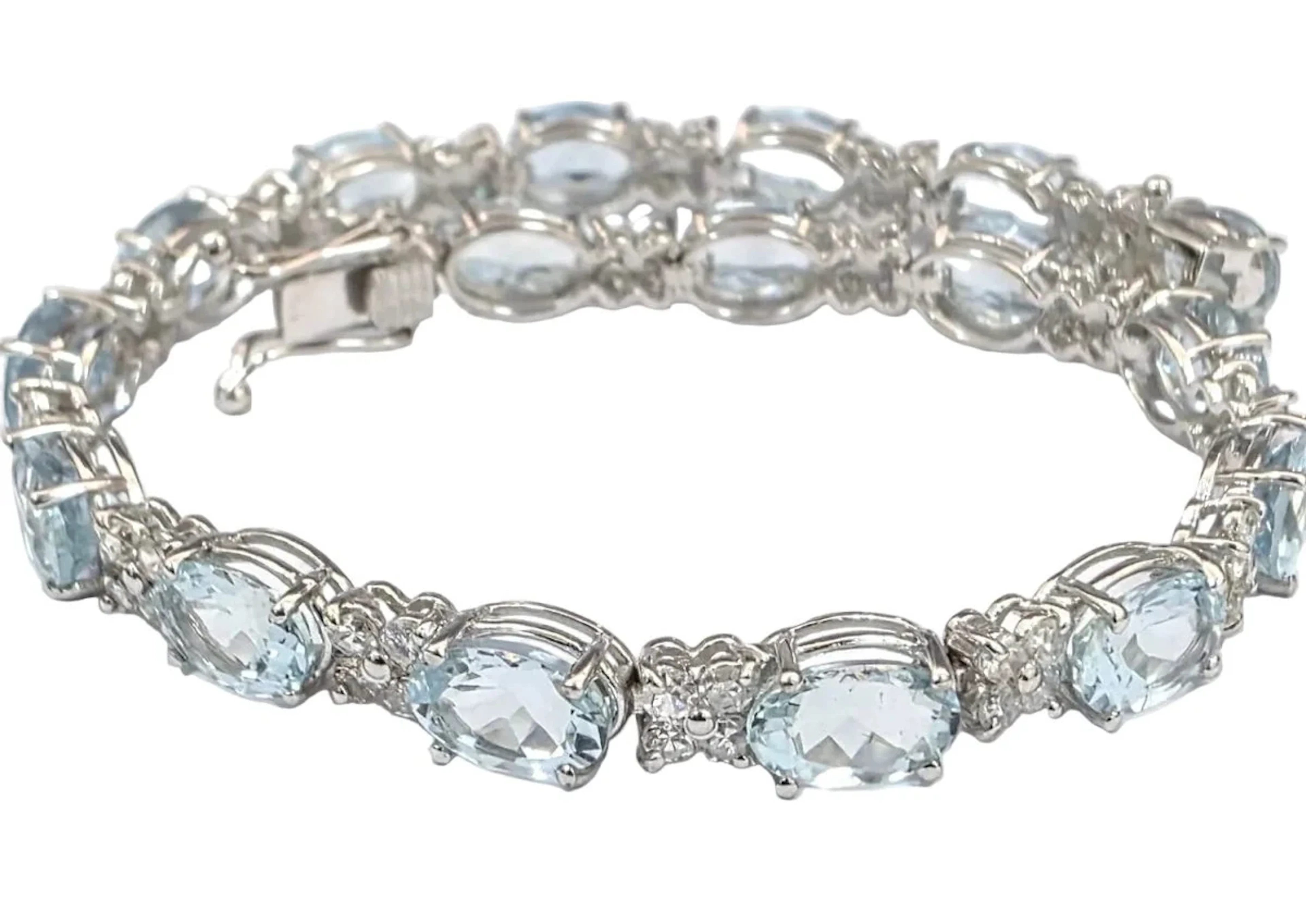 "Ligne" Bracelet in White Gold, Aquamarine, and Diamonds