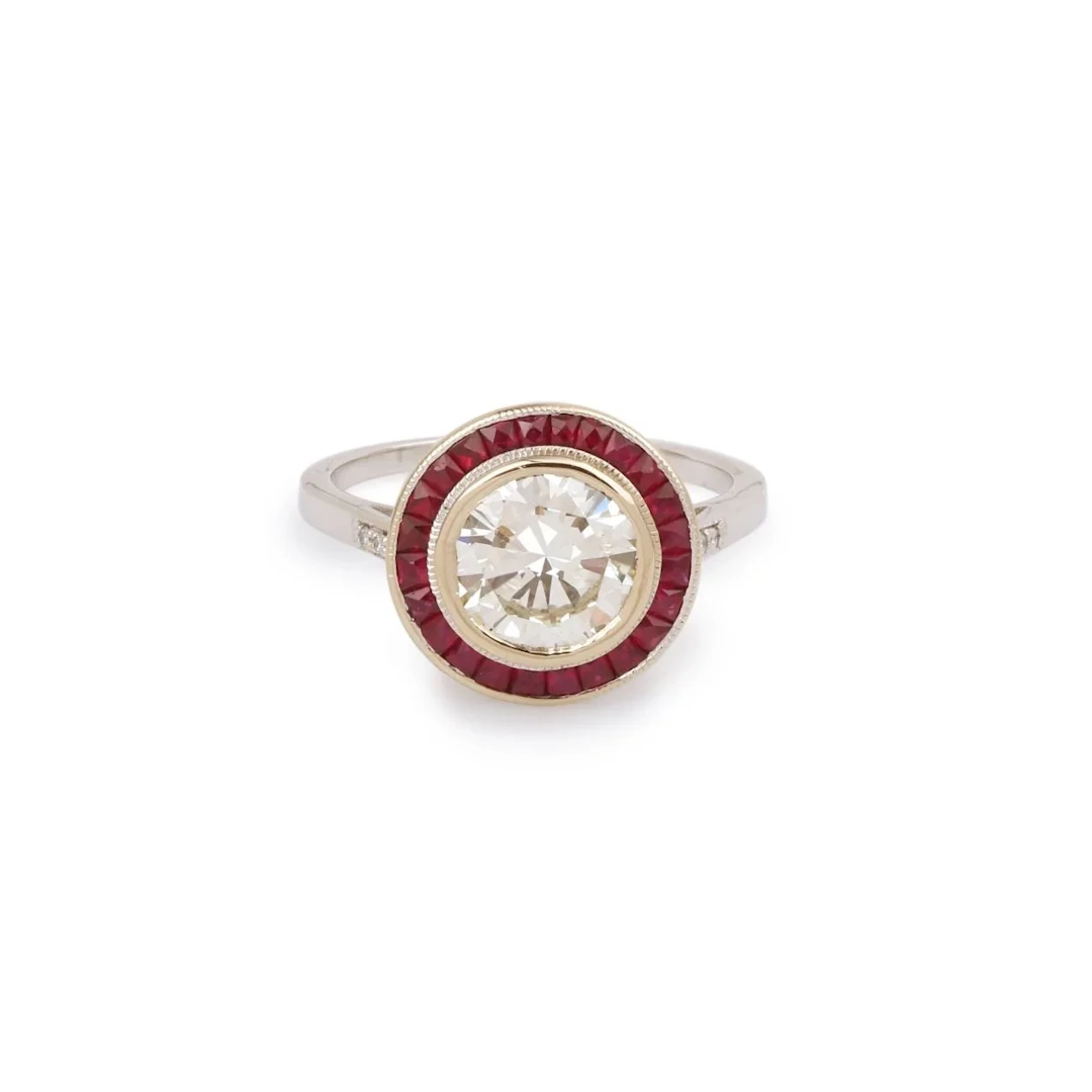 Ring Surroundings in white gold, ruby and diamonds