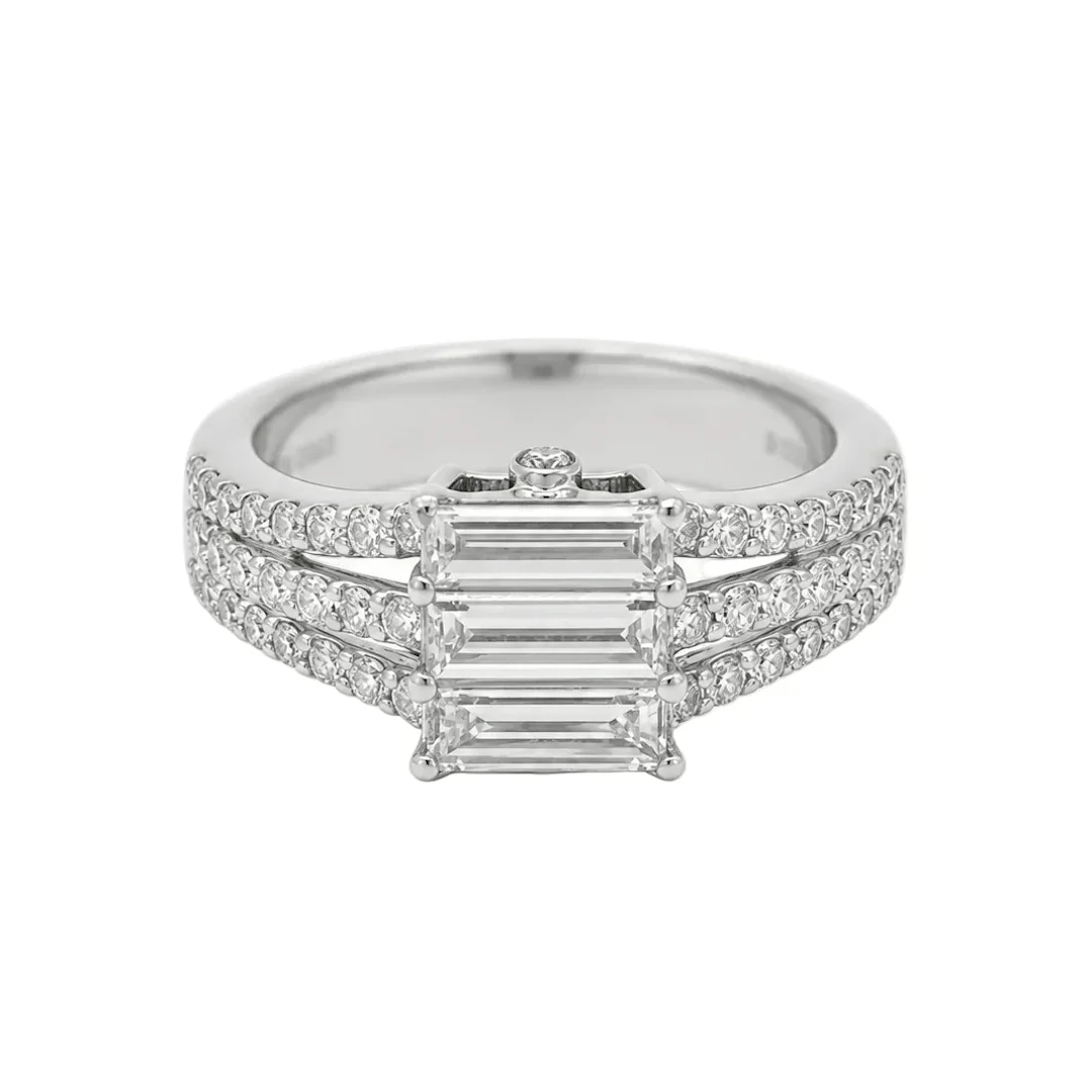 Trilogy Ring in White Gold and Diamonds