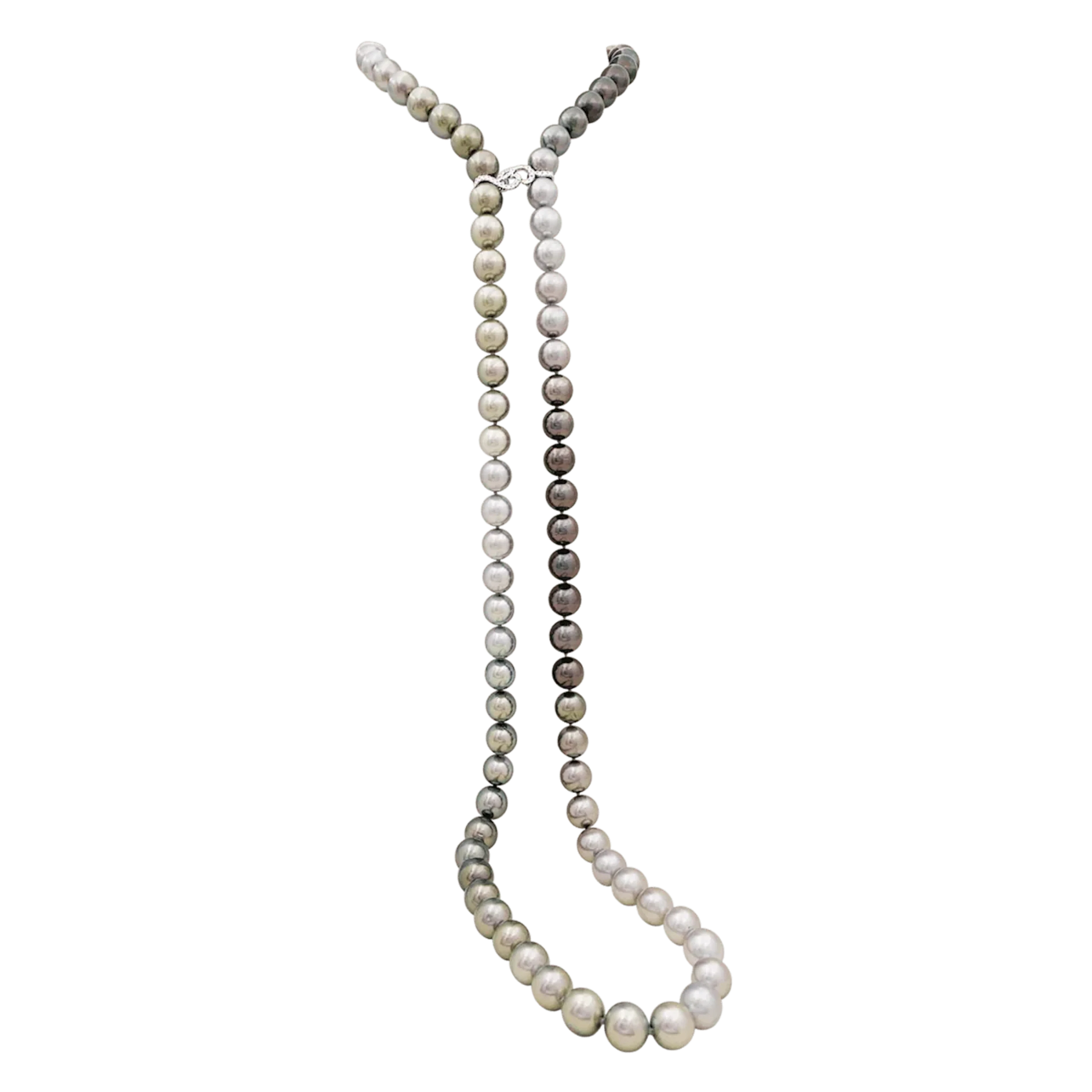 Collier Sautoir en or blanc, perles et diamants