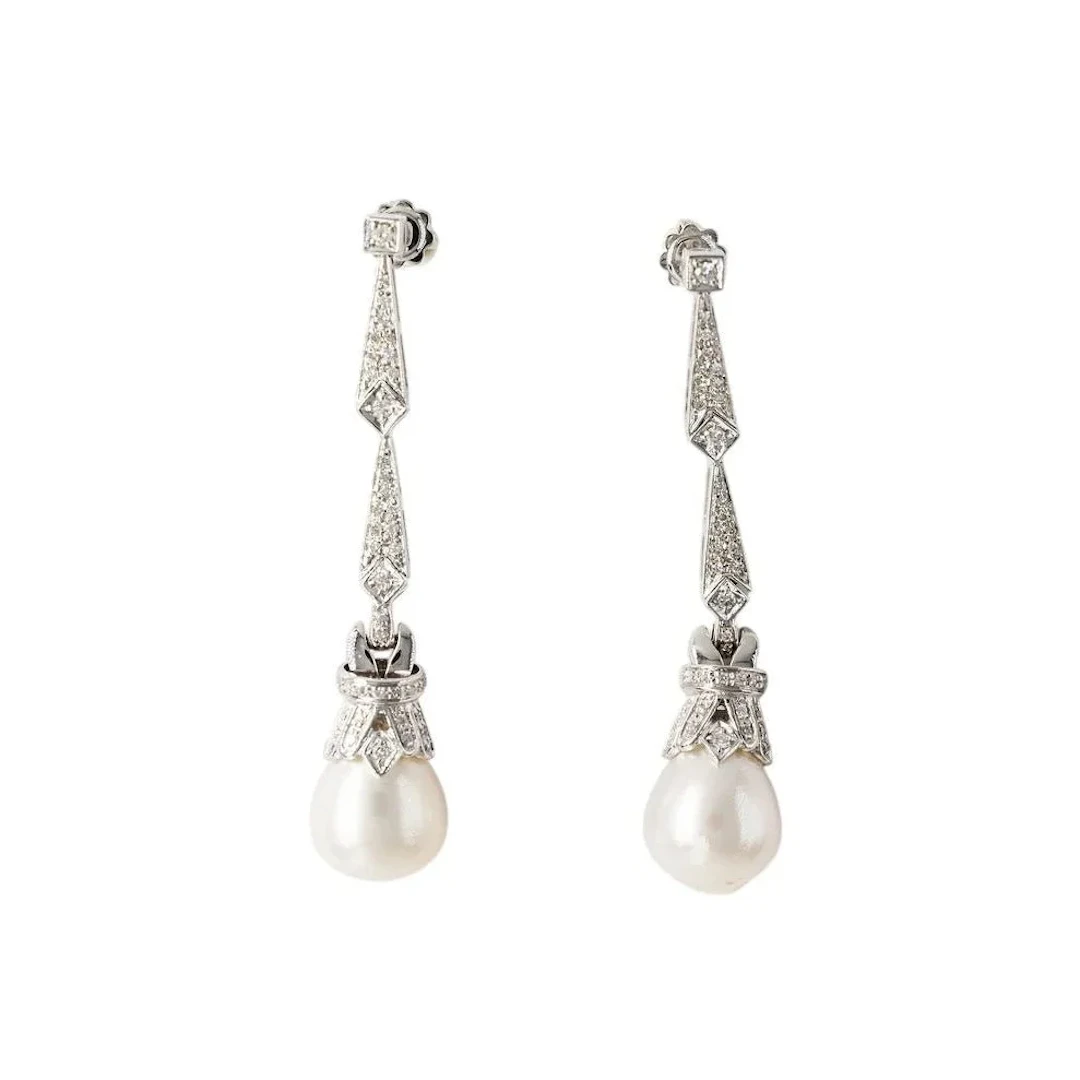 White Gold Dangle Earrings with Pearls and Diamonds