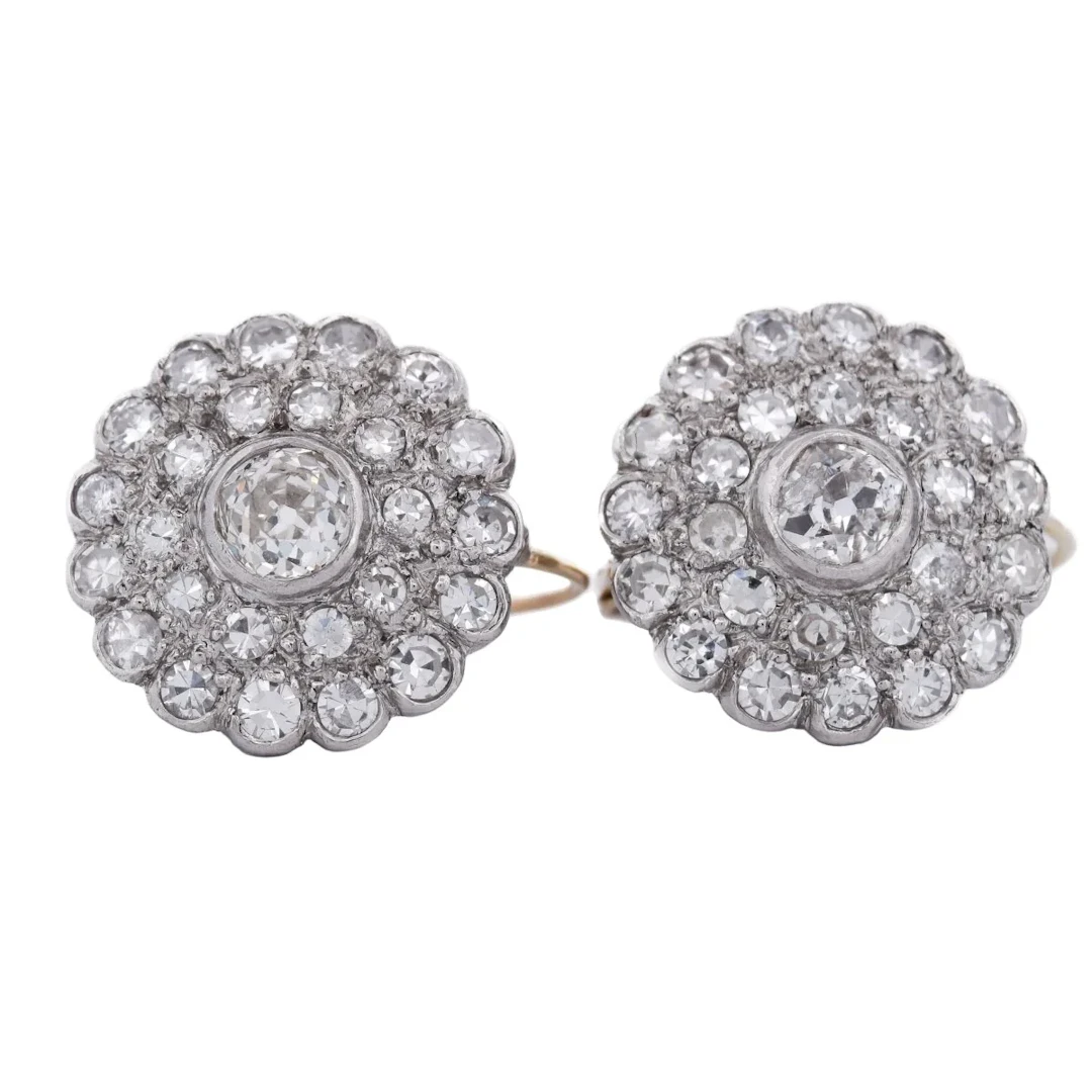 Lever-back earrings in yellow gold, Platinum, and Diamonds