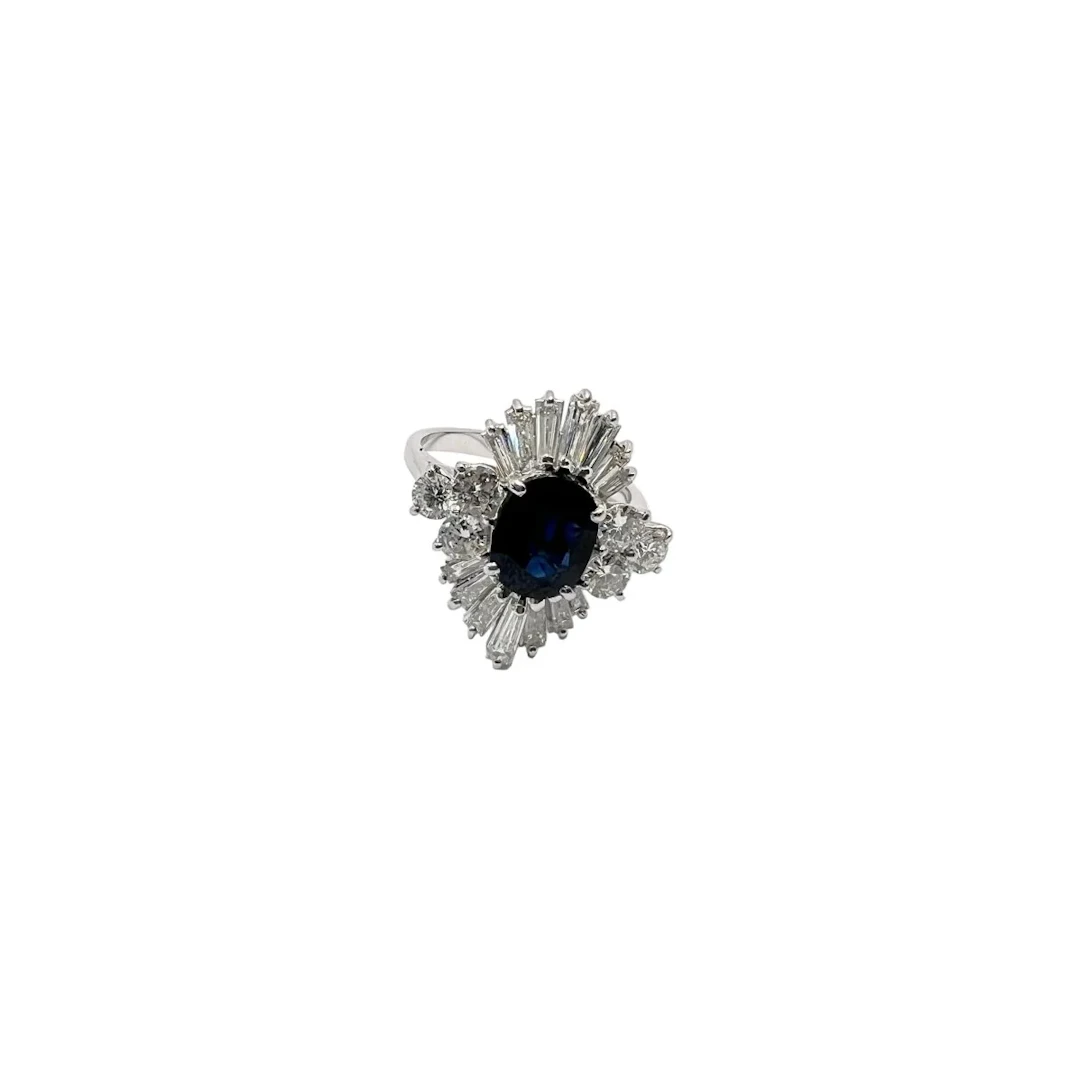 Ring in 18-carat gold with diamonds natural and sapphire