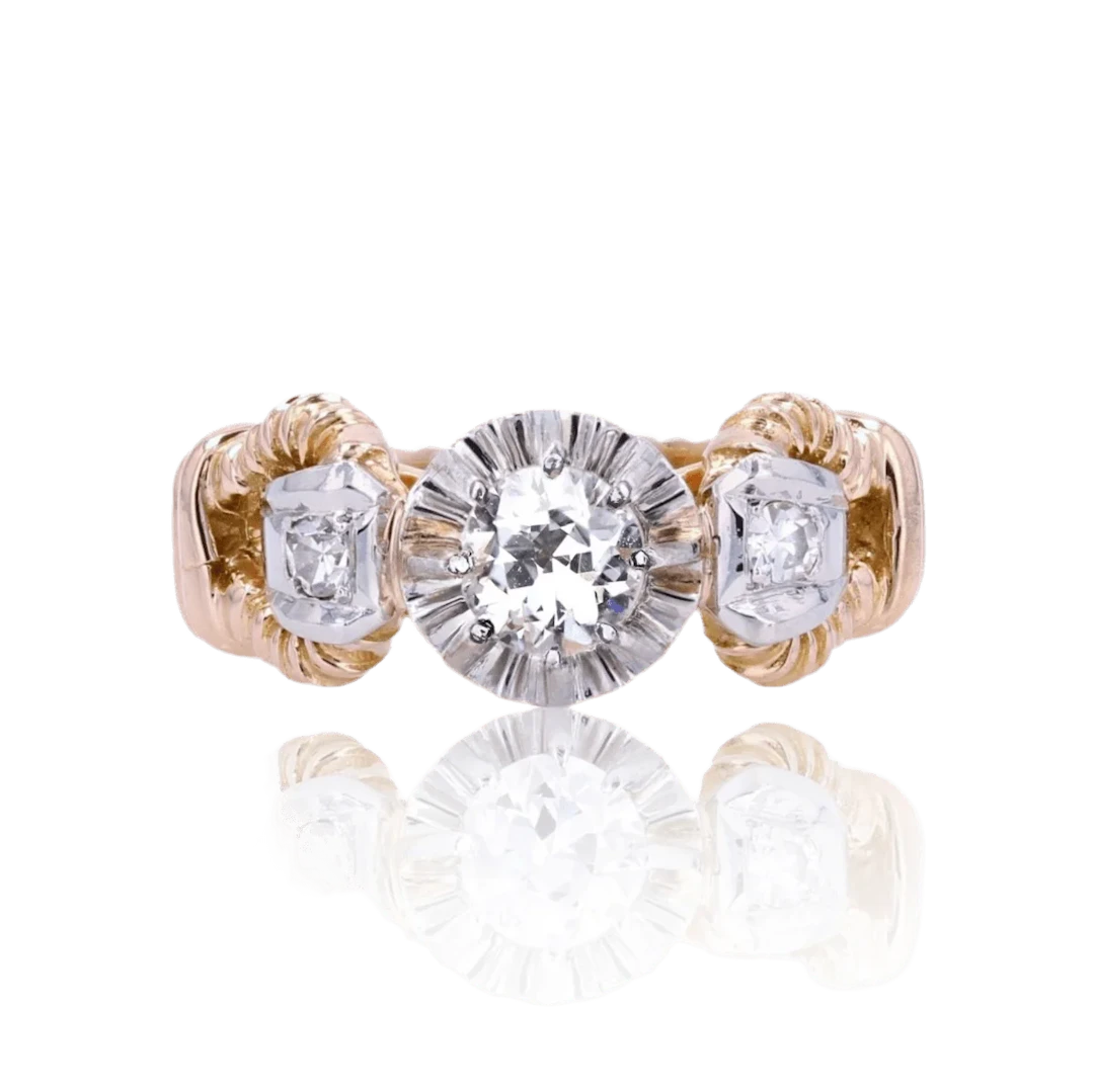 Solitaire ring in yellow gold, platinum and diamonds