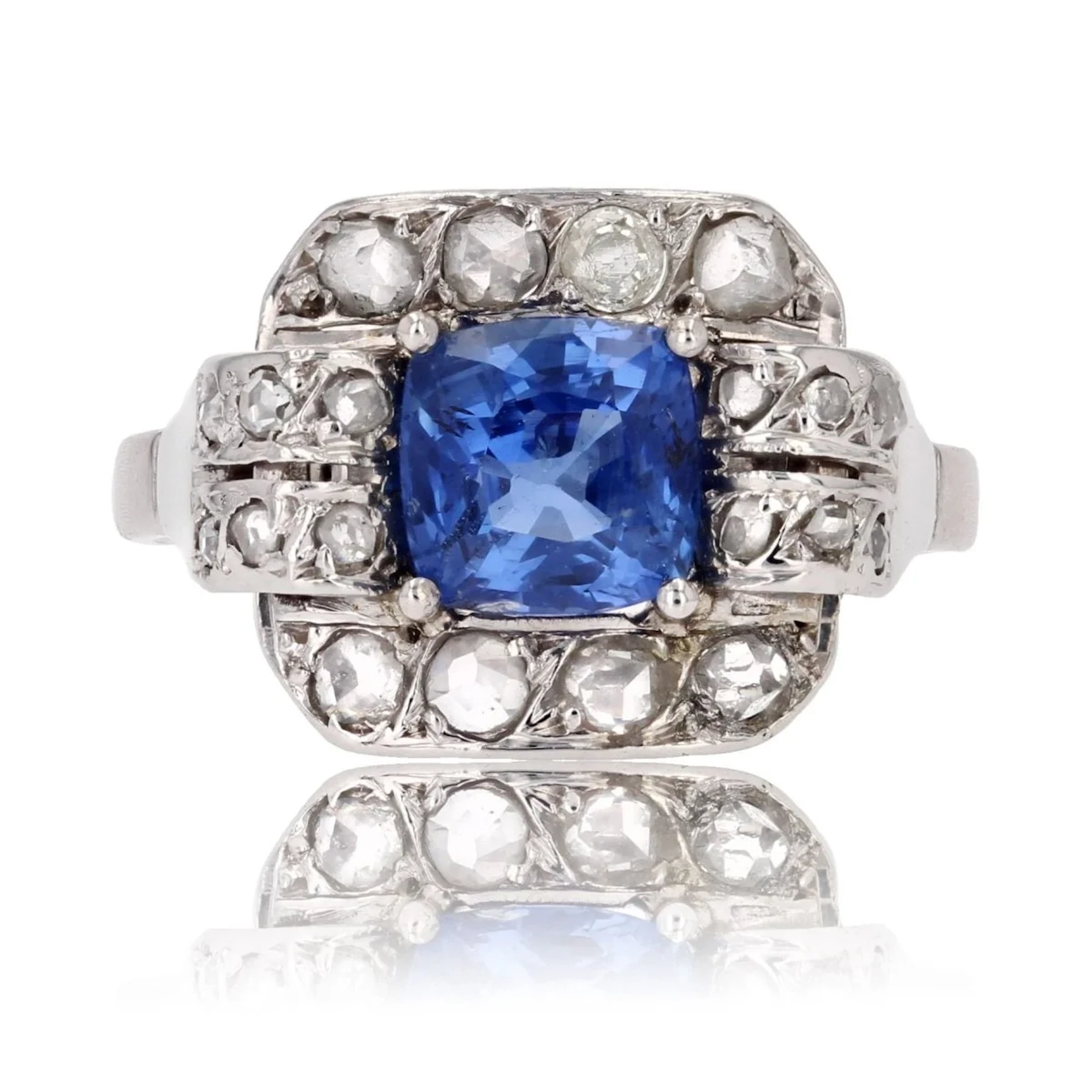 Ring Surroundings in paltinium, sapphire and diamonds