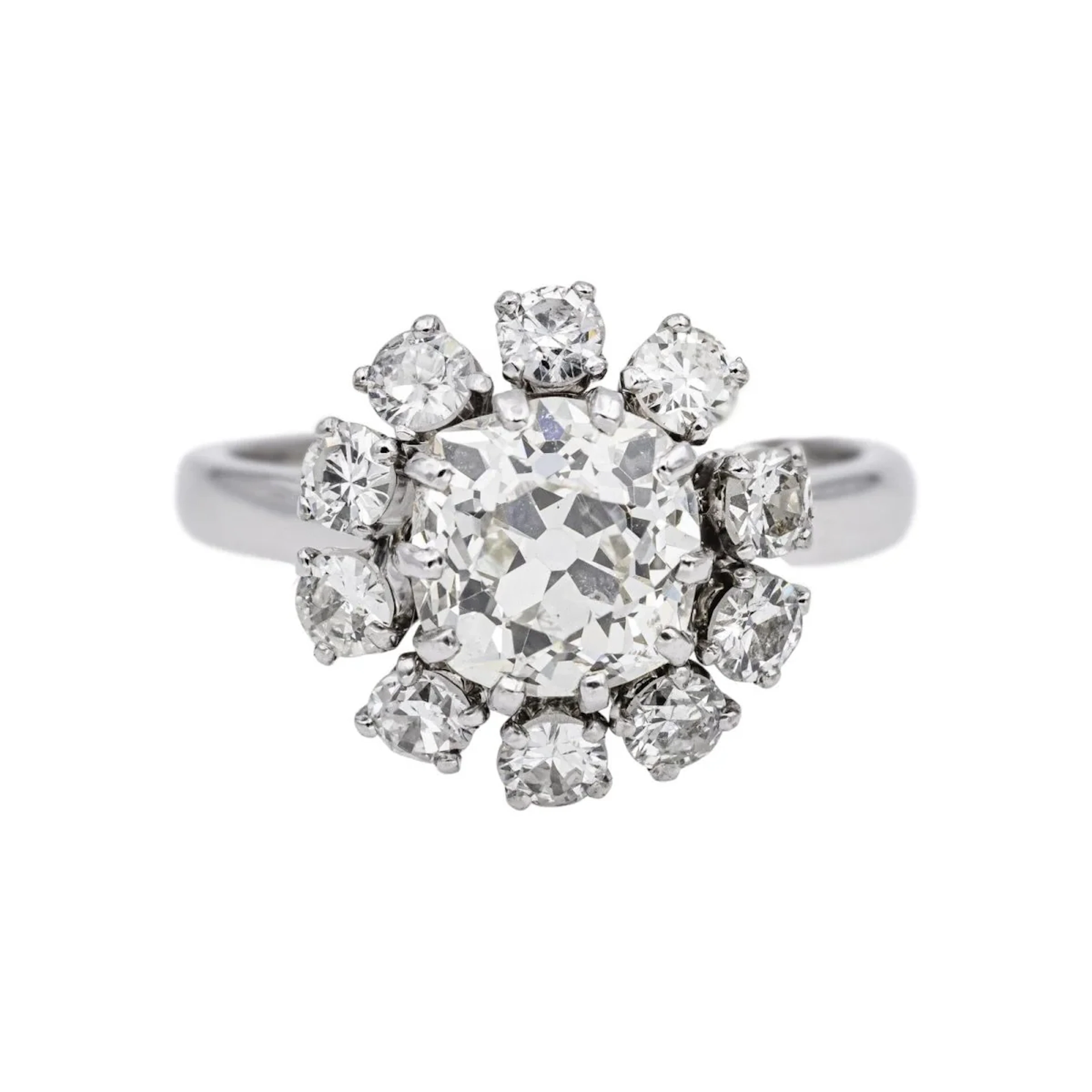 Marguerite ring in platinum and diamonds