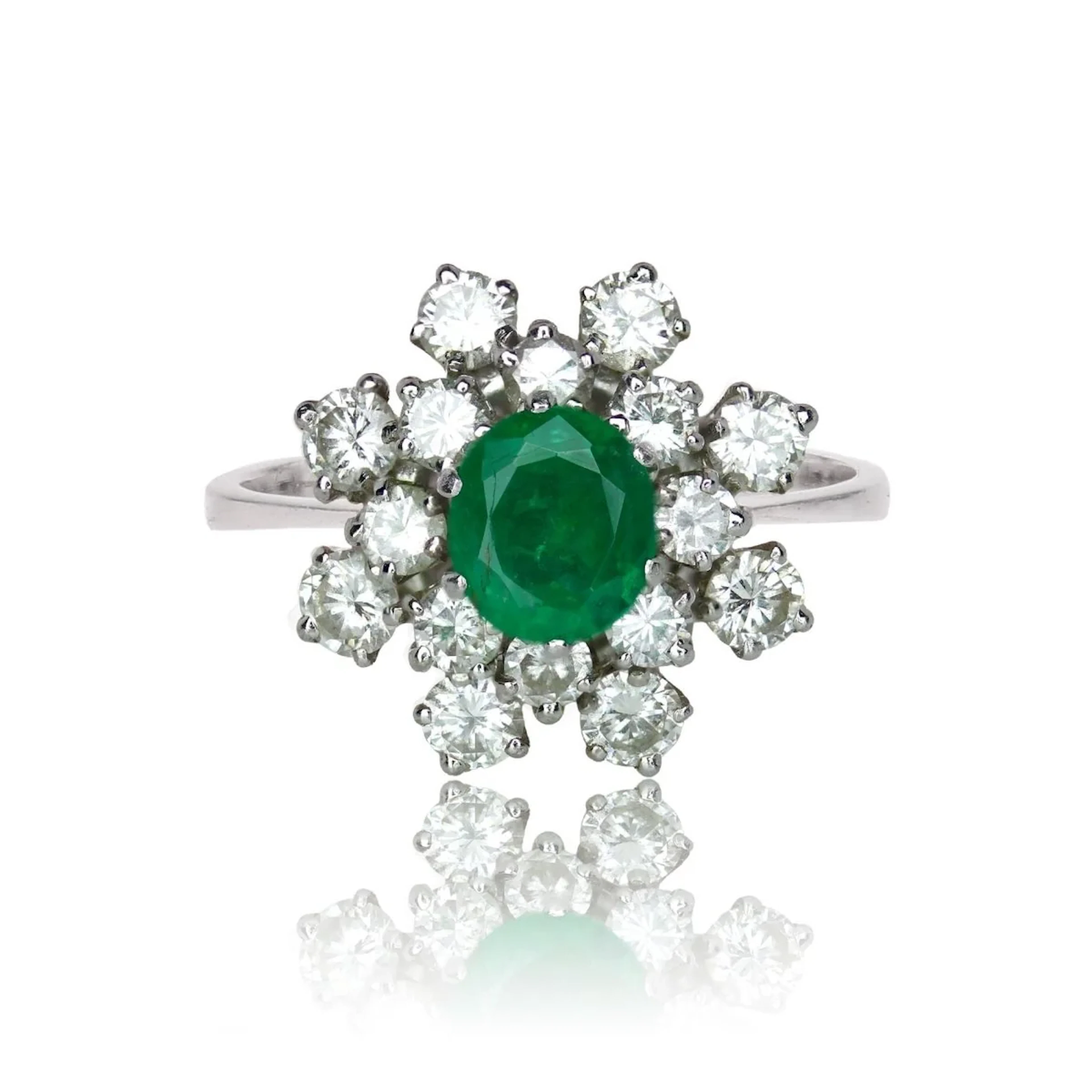 Ring Cocktail in white gold, emerald and diamonds