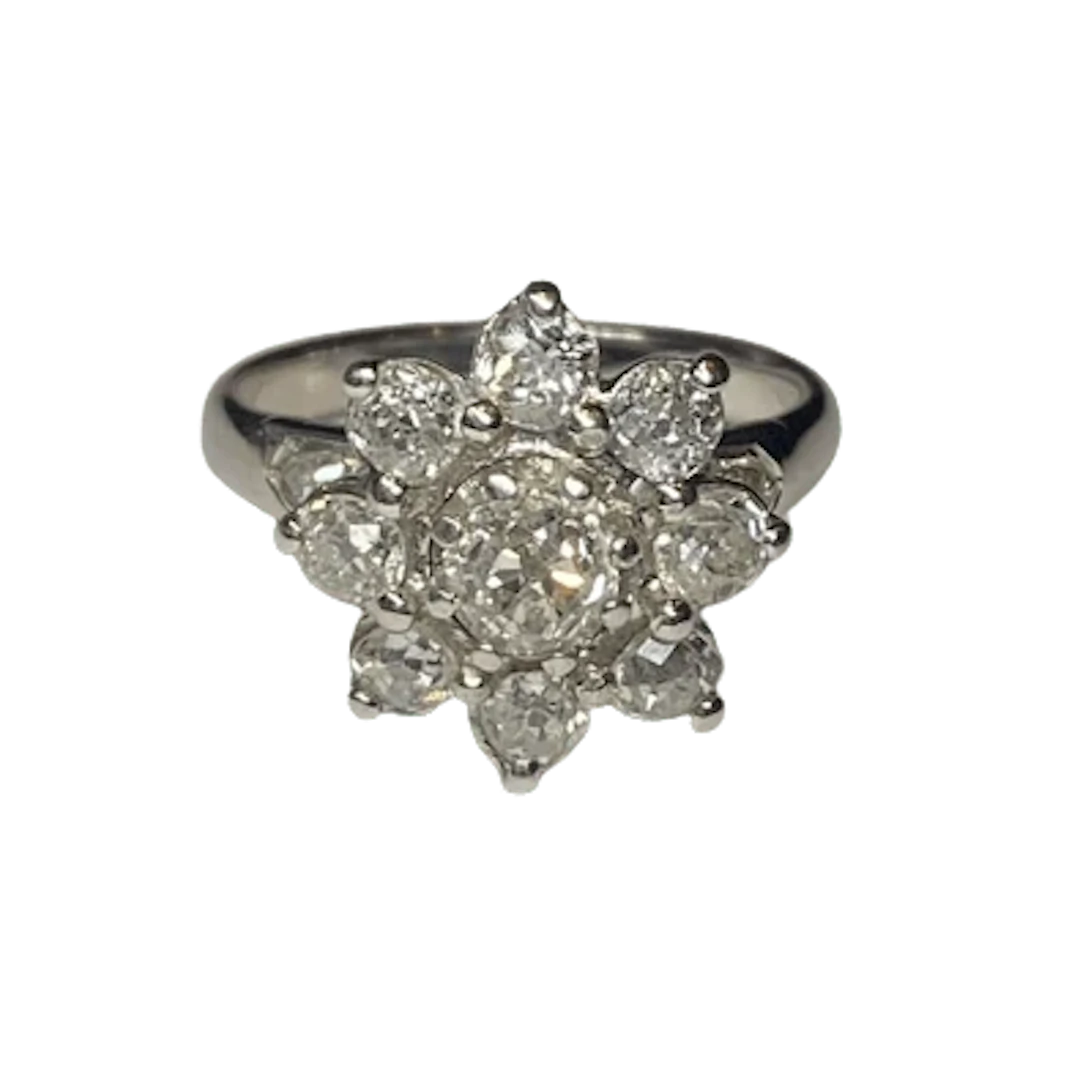 Marguerite Ring in Platinum and Diamonds