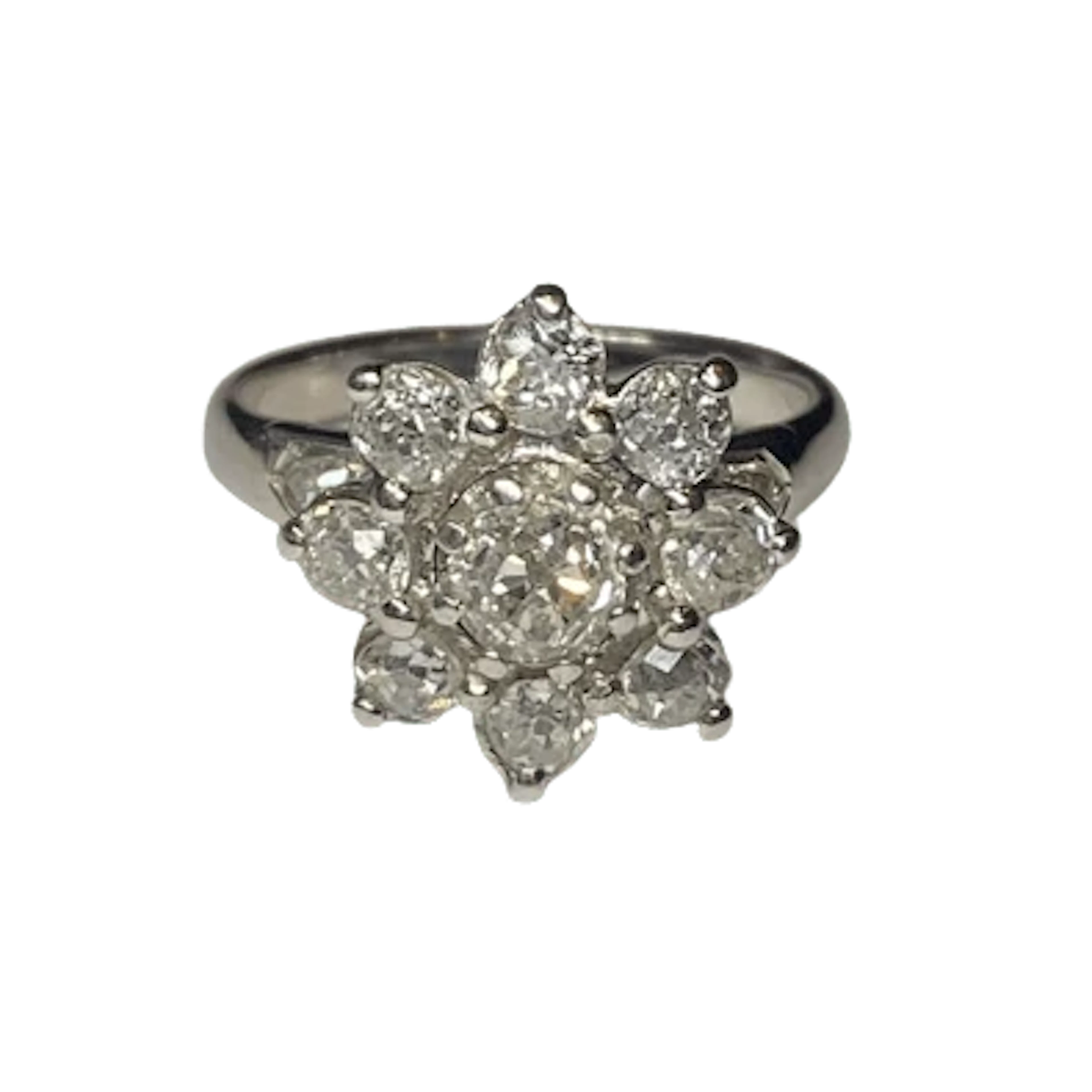Marguerite Ring in Platinum and Diamonds