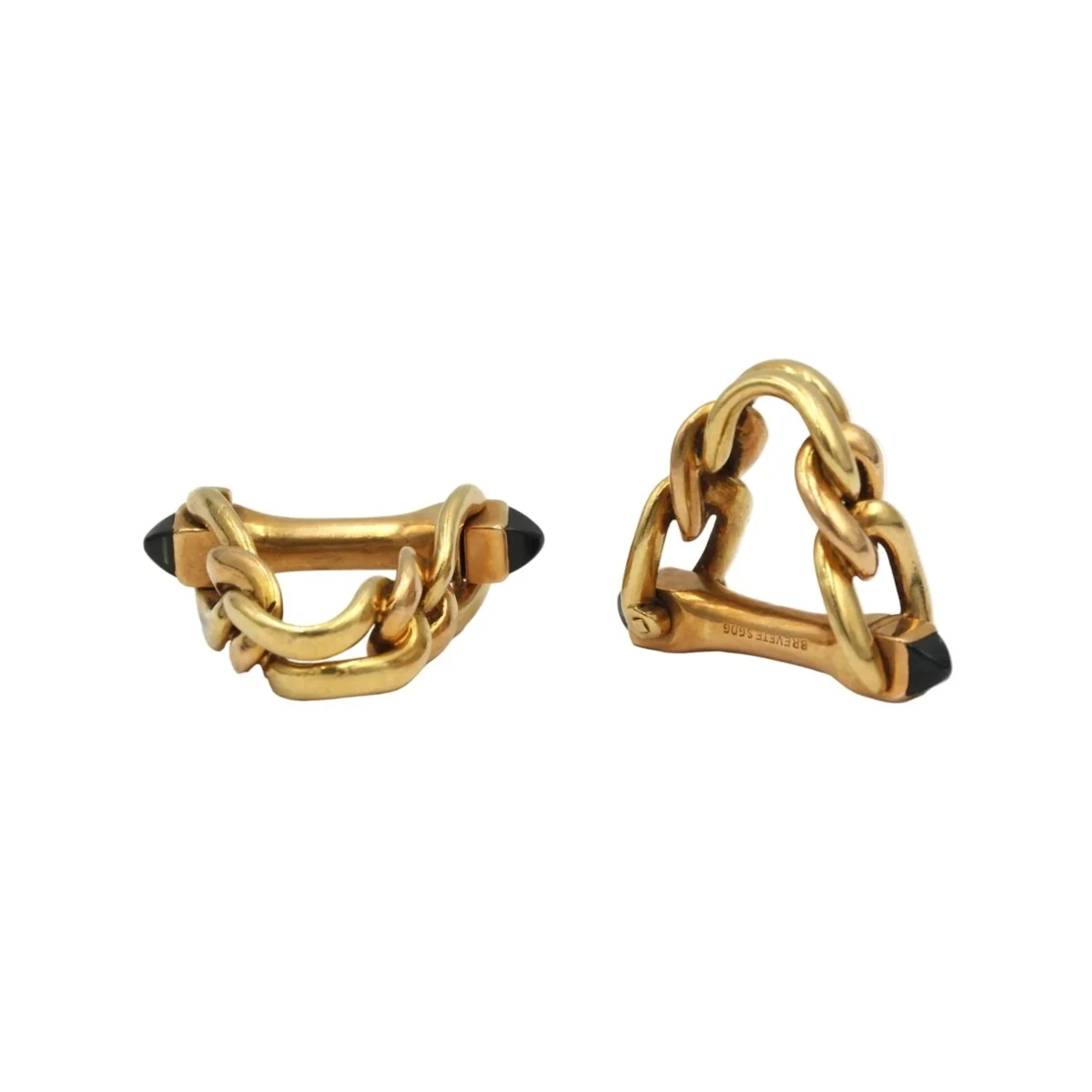 Cufflinks in yellow gold and sapphires