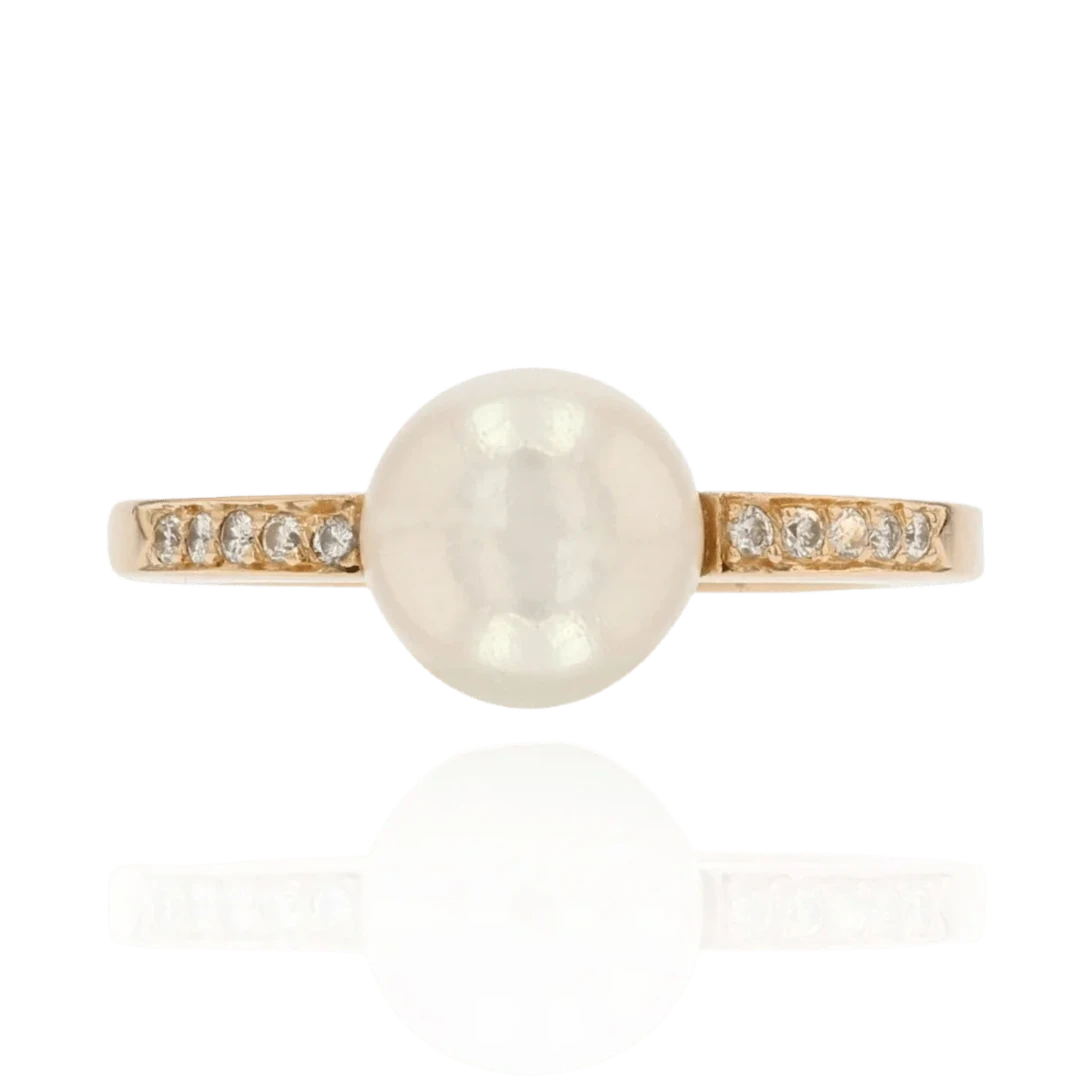 Solitaire ring in yellow gold, pearl and diamonds