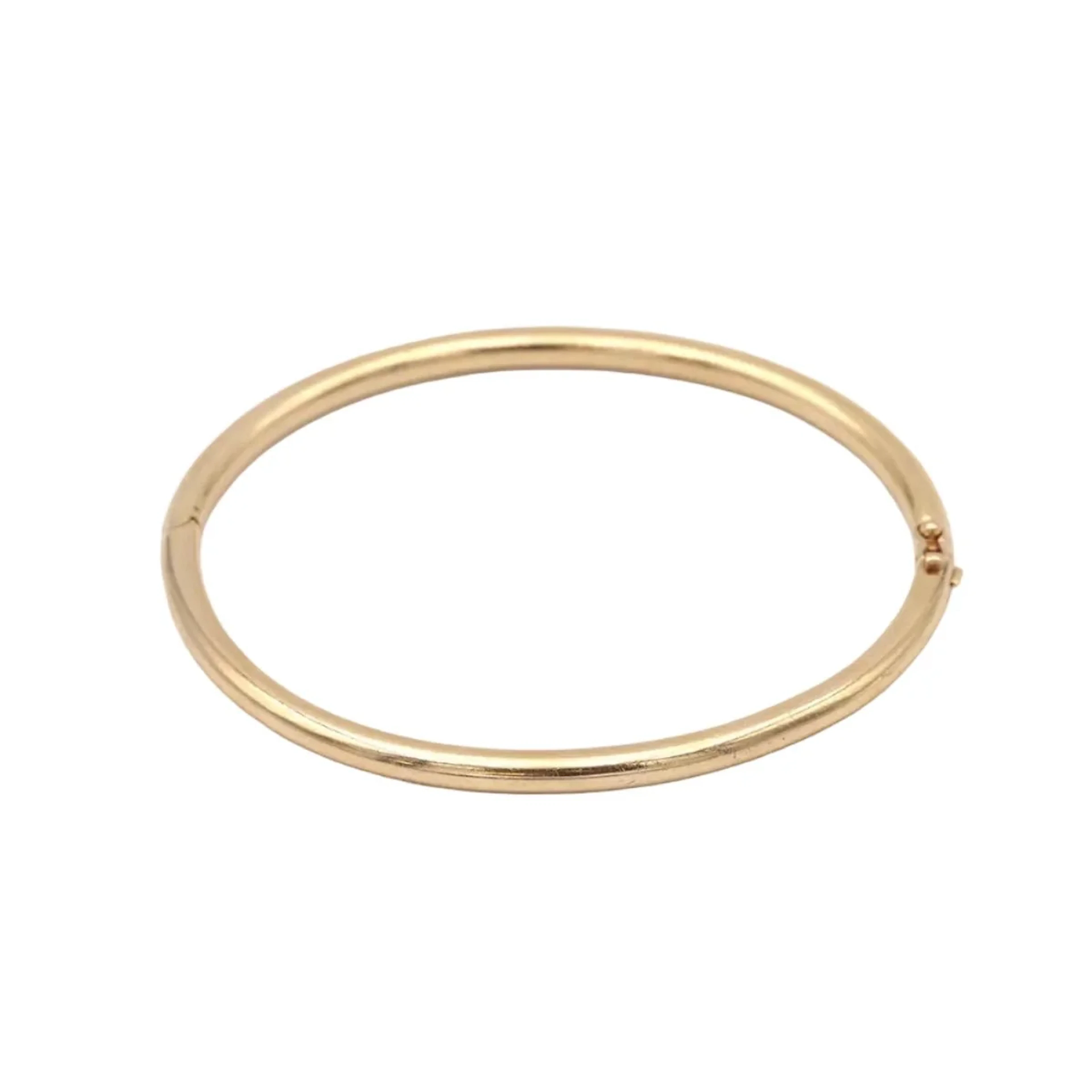 Yellow gold bangle bracelet