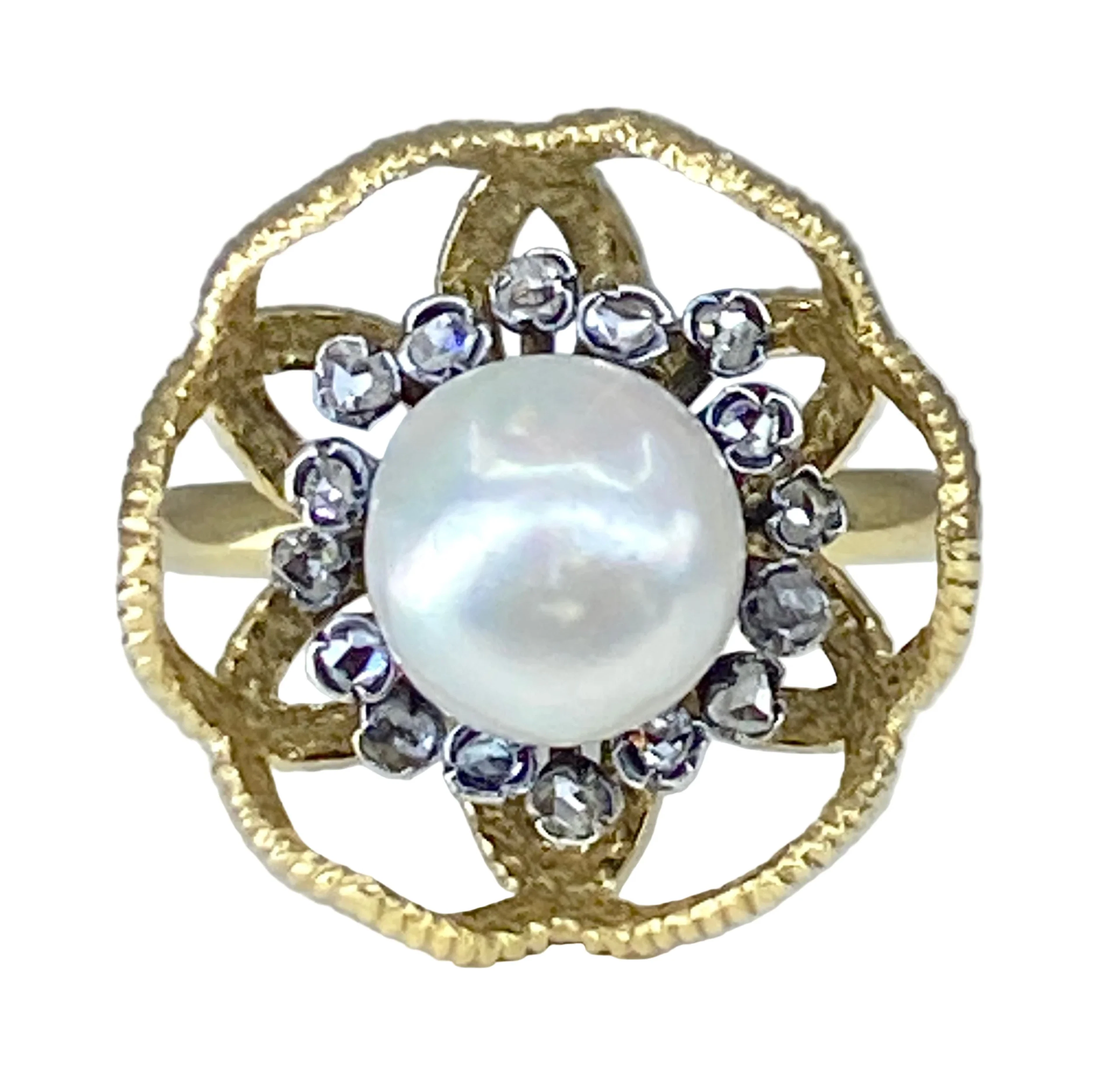 Cocktail Ring in 18 carat yellow gold and silver, fine pearls and diamonds